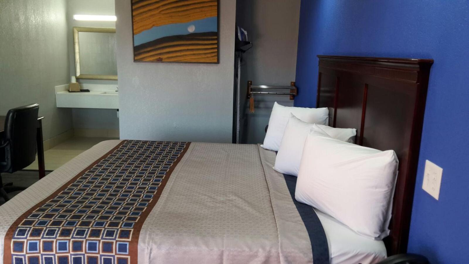 Paris Vacations - Paris Inn and Suites - Property Image 19