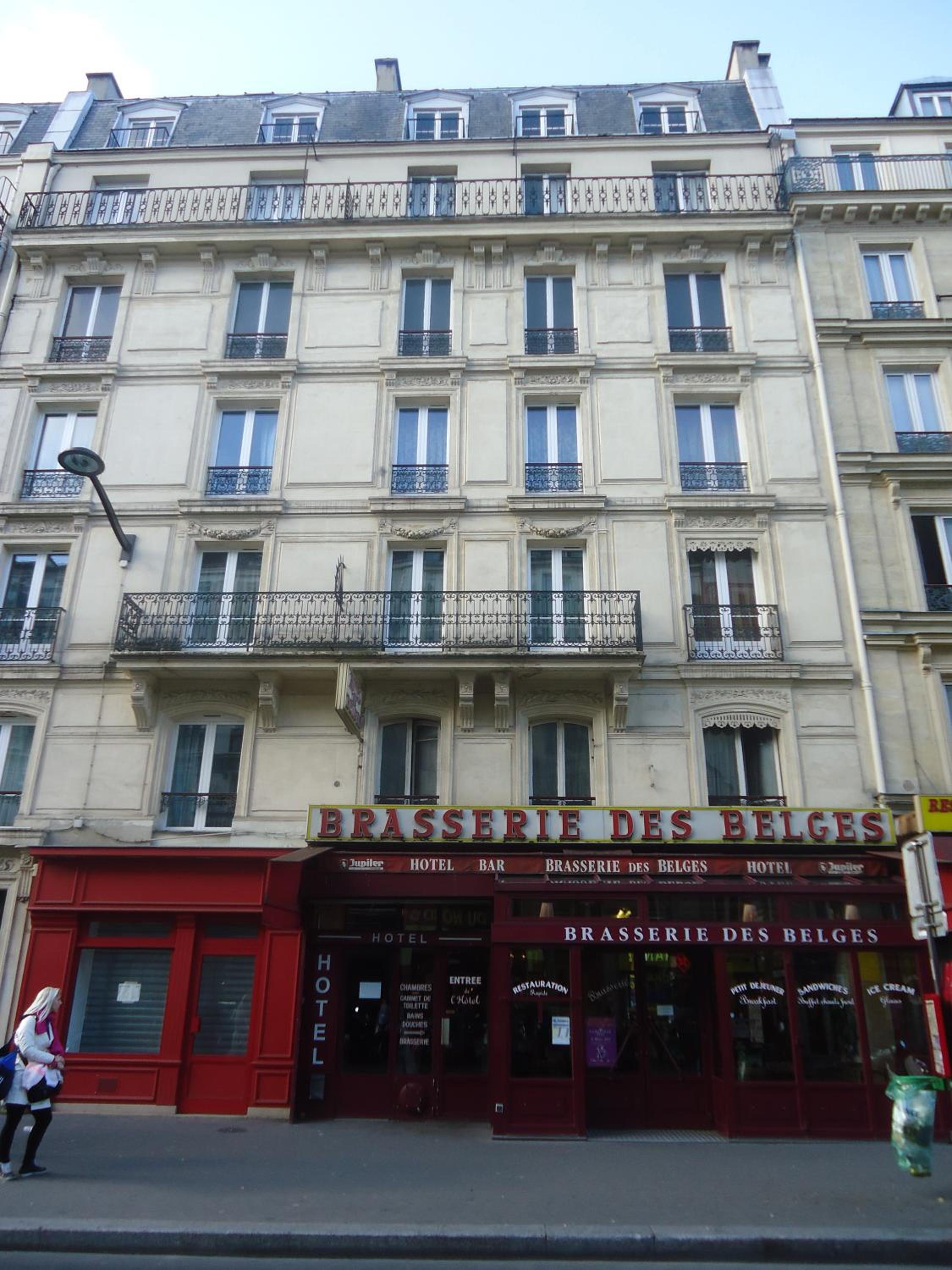 Architektenhaus in Seenähe mit großem Garten