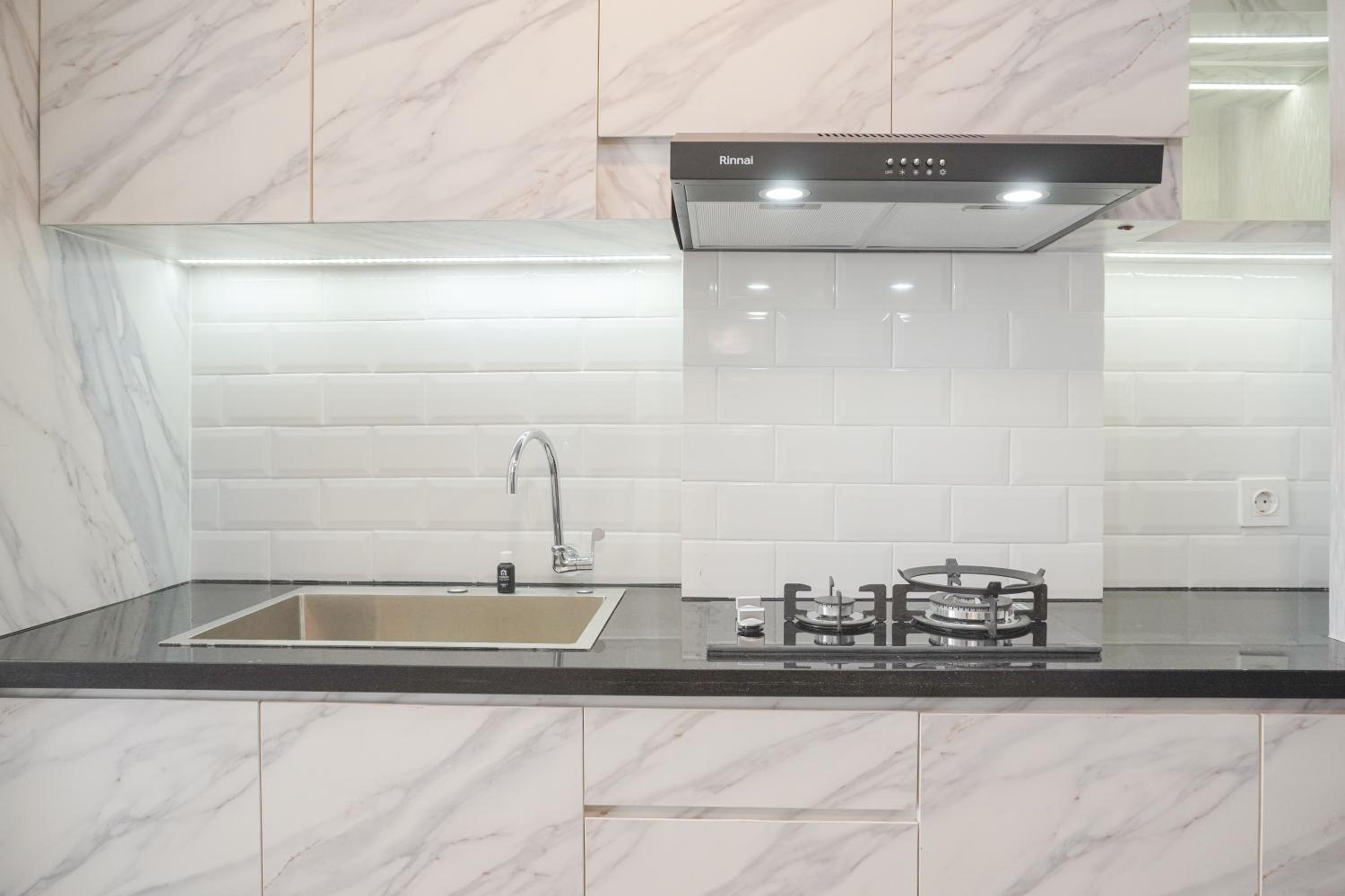 Modern Look and Comfy Studio Citra Living Apartment By Travelio