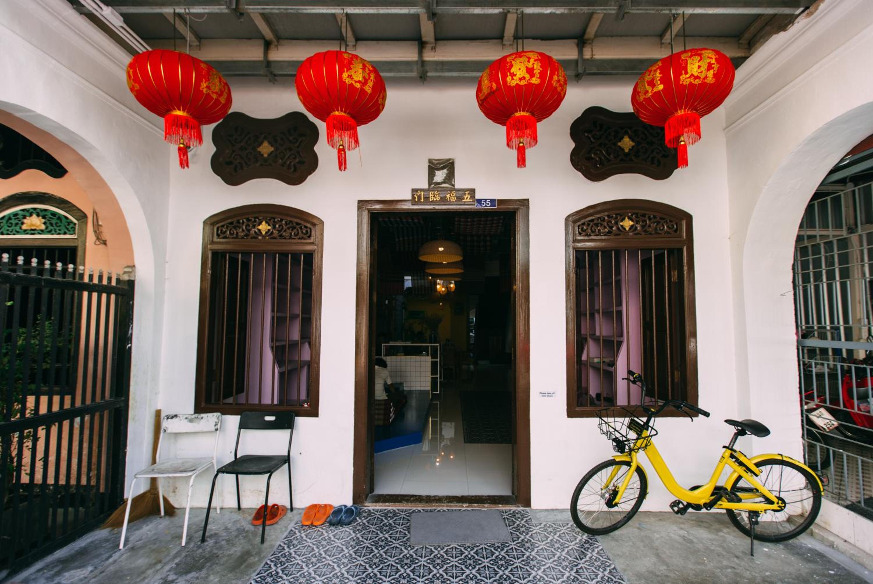 Hotel Aekkeko hostel - Image 1