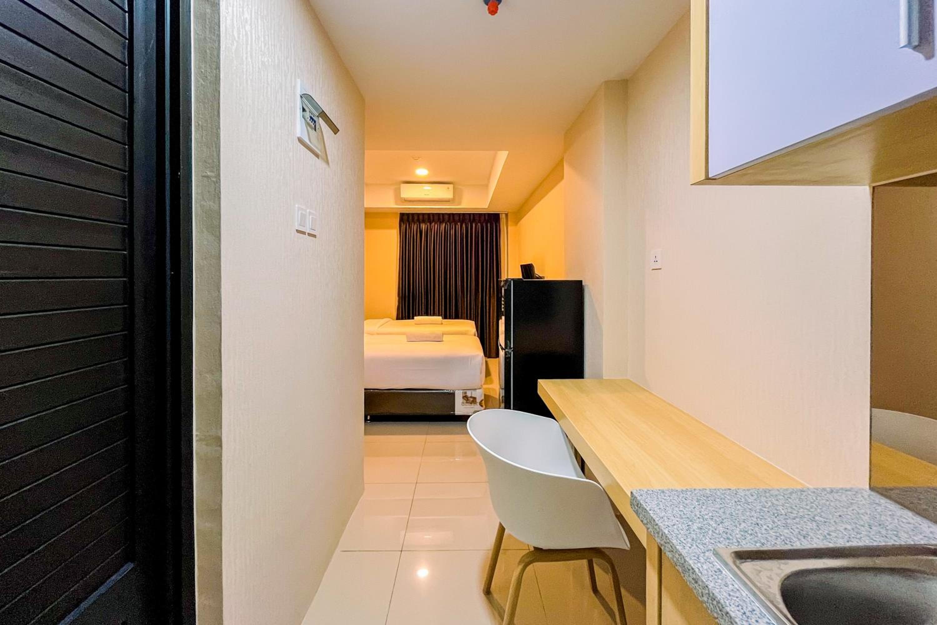 Good Deal and Homey Studio De Prima Apartment By Travelio