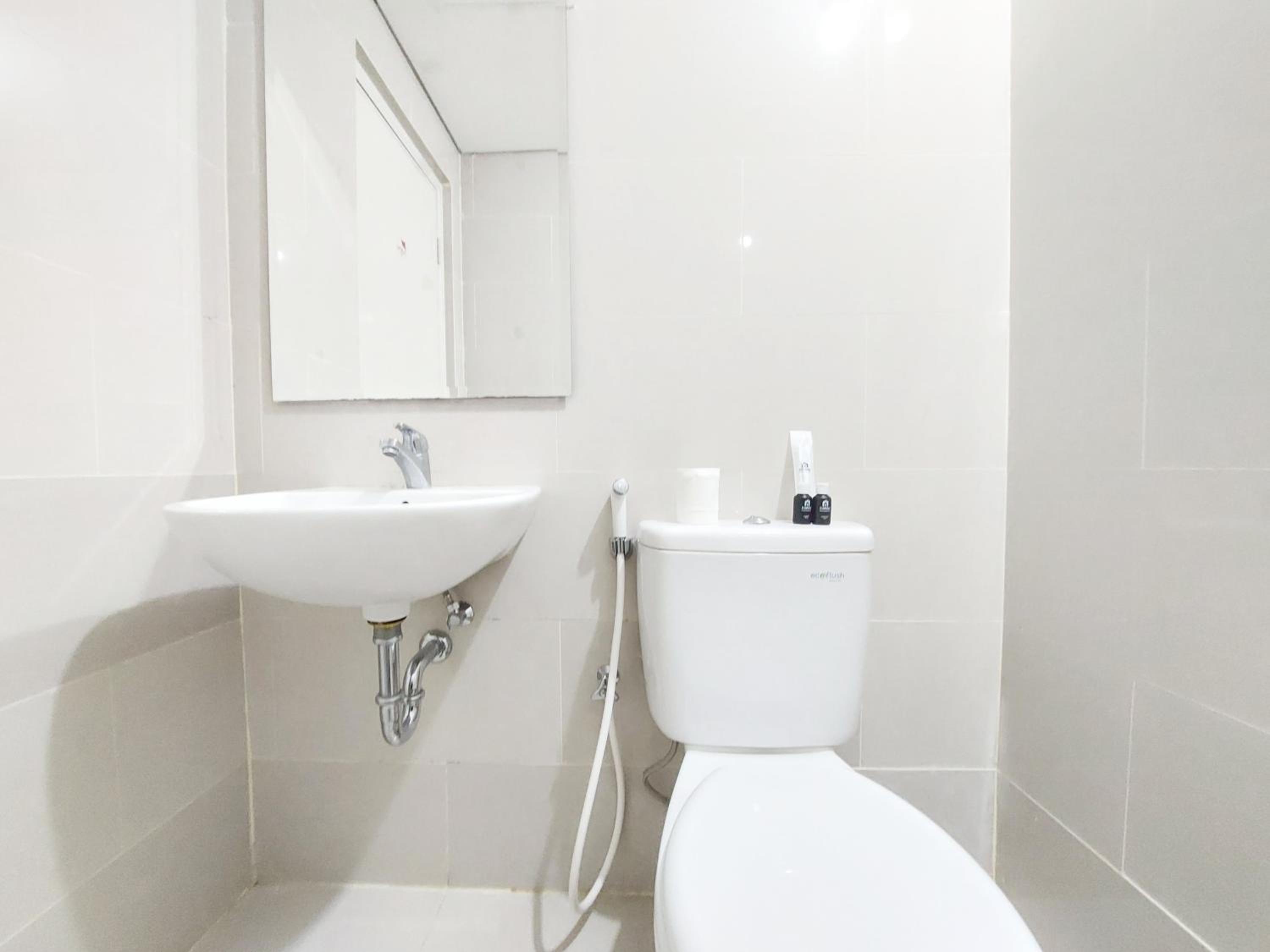 Comfort Stay 1BR at Podomoro City Deli Medan Apartment By Travelio