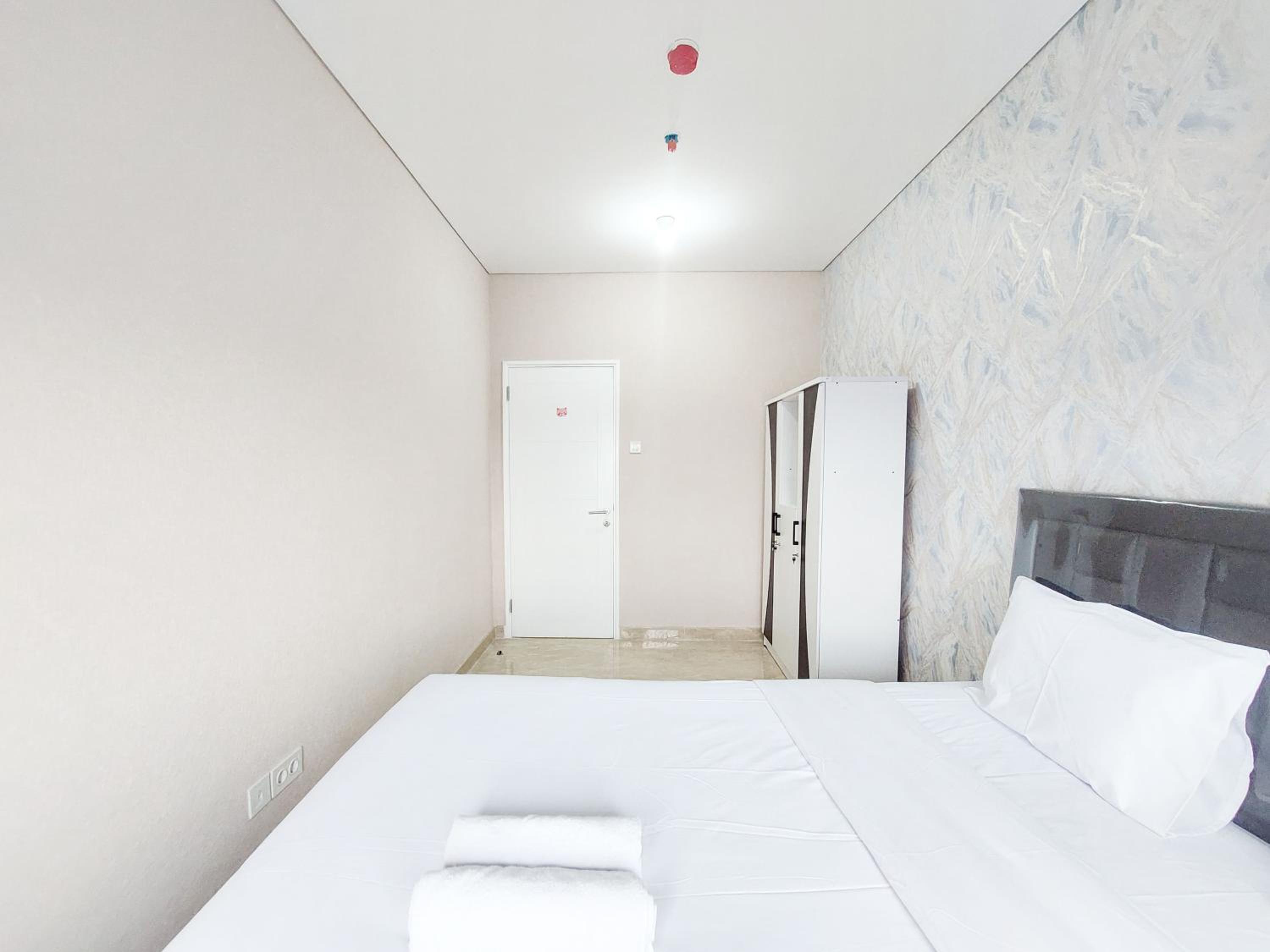 Comfort Stay 1BR at Podomoro City Deli Medan Apartment By Travelio