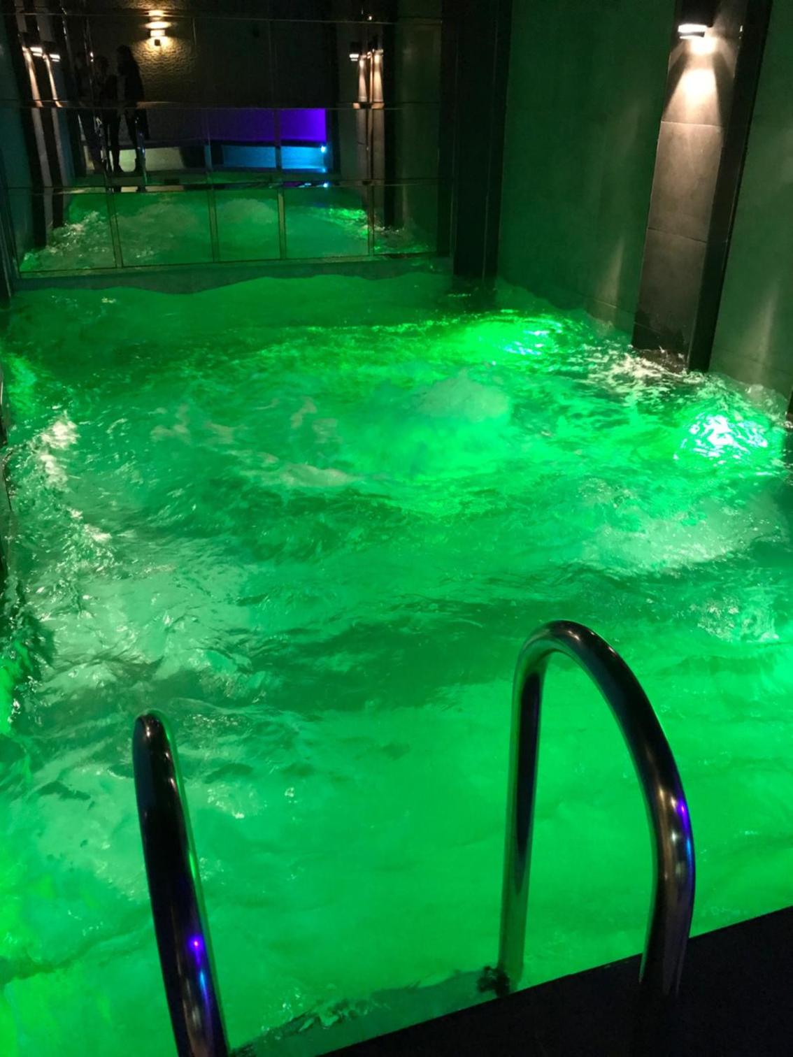 Life Corner Hotel - Image 7