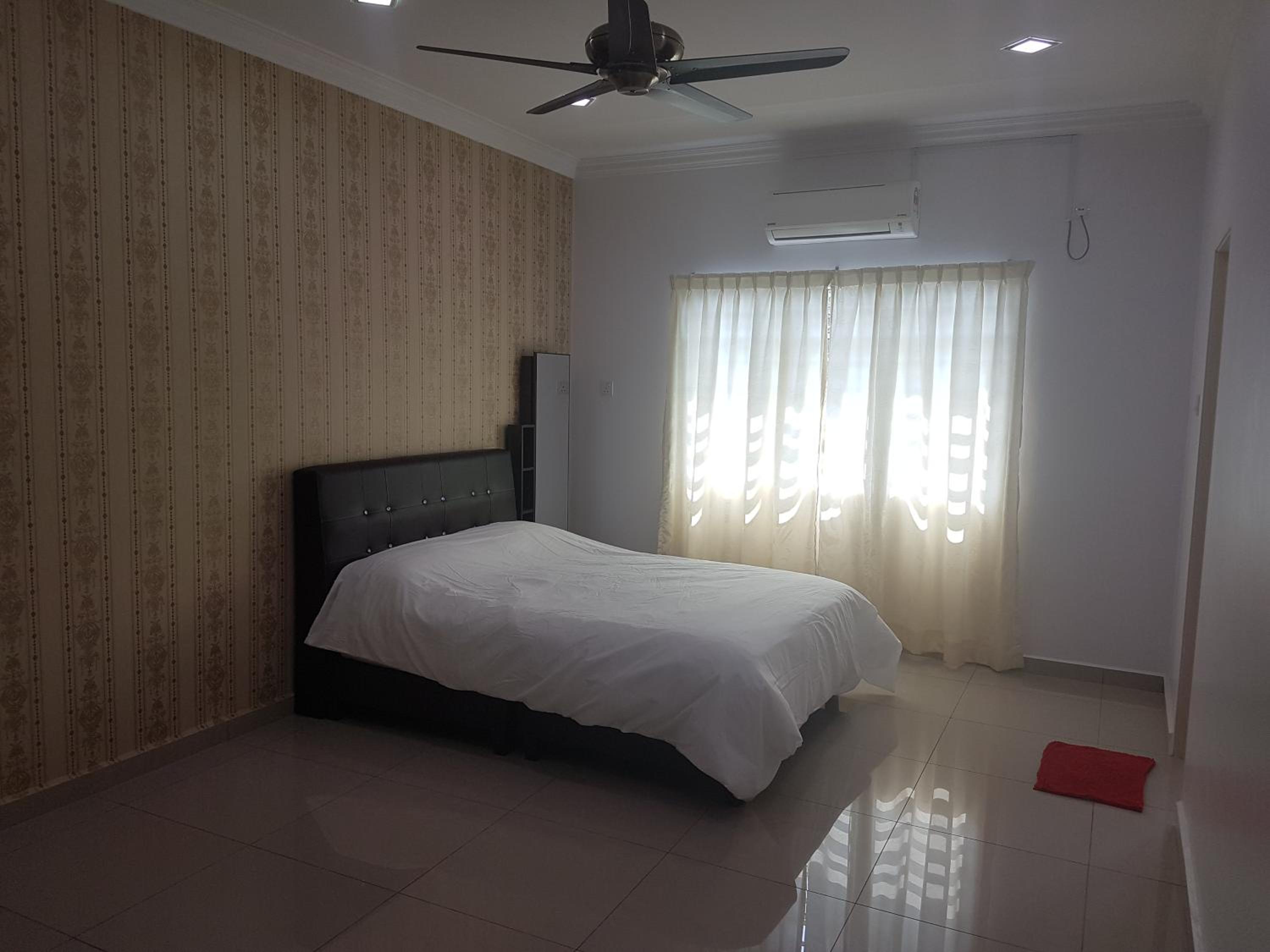 Sitiawan Homestay Entire Semi D house