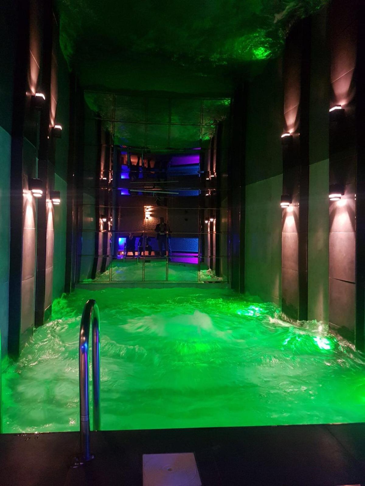 Life Corner Hotel - Image 6