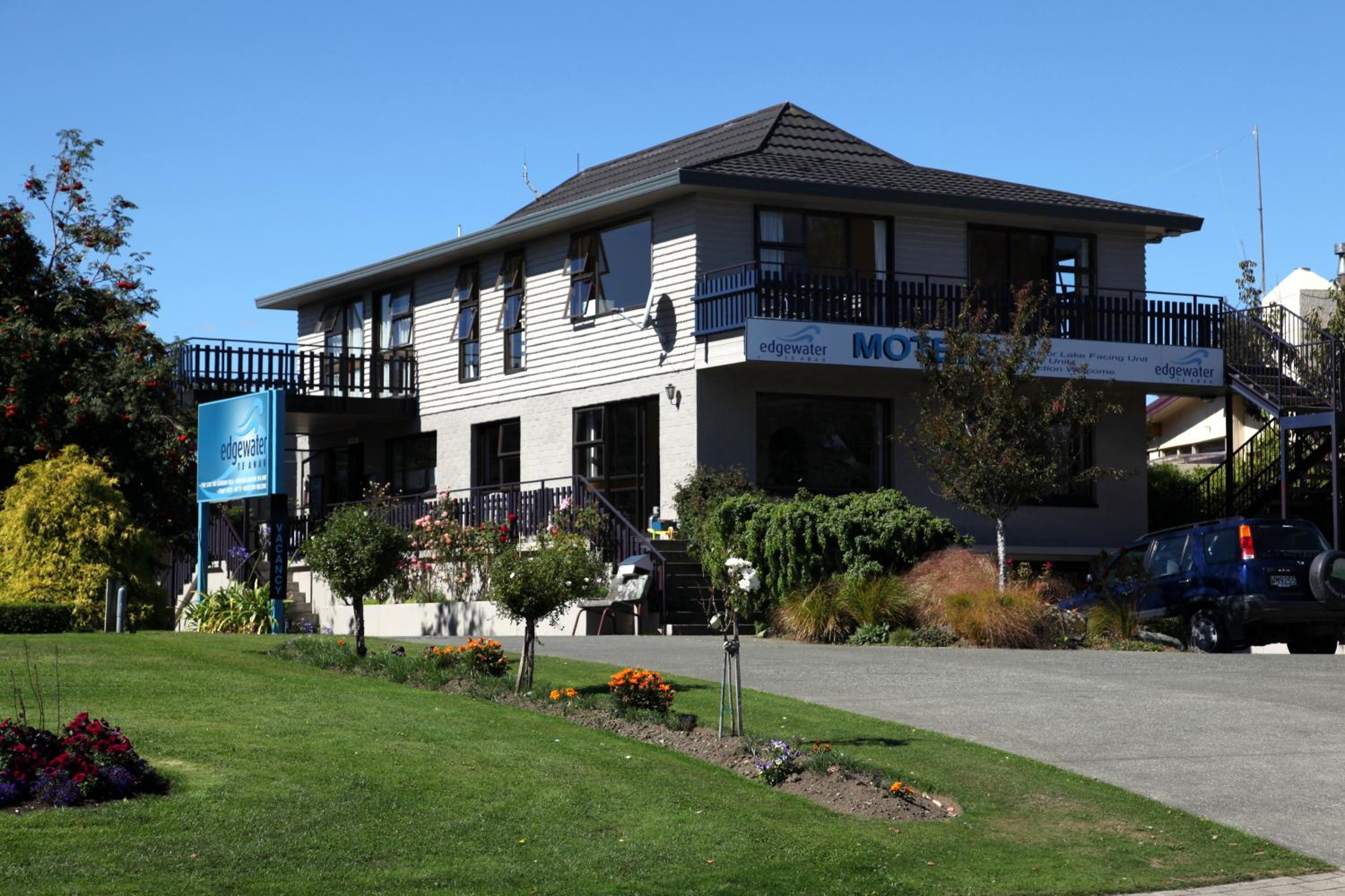 Edgewater Motel