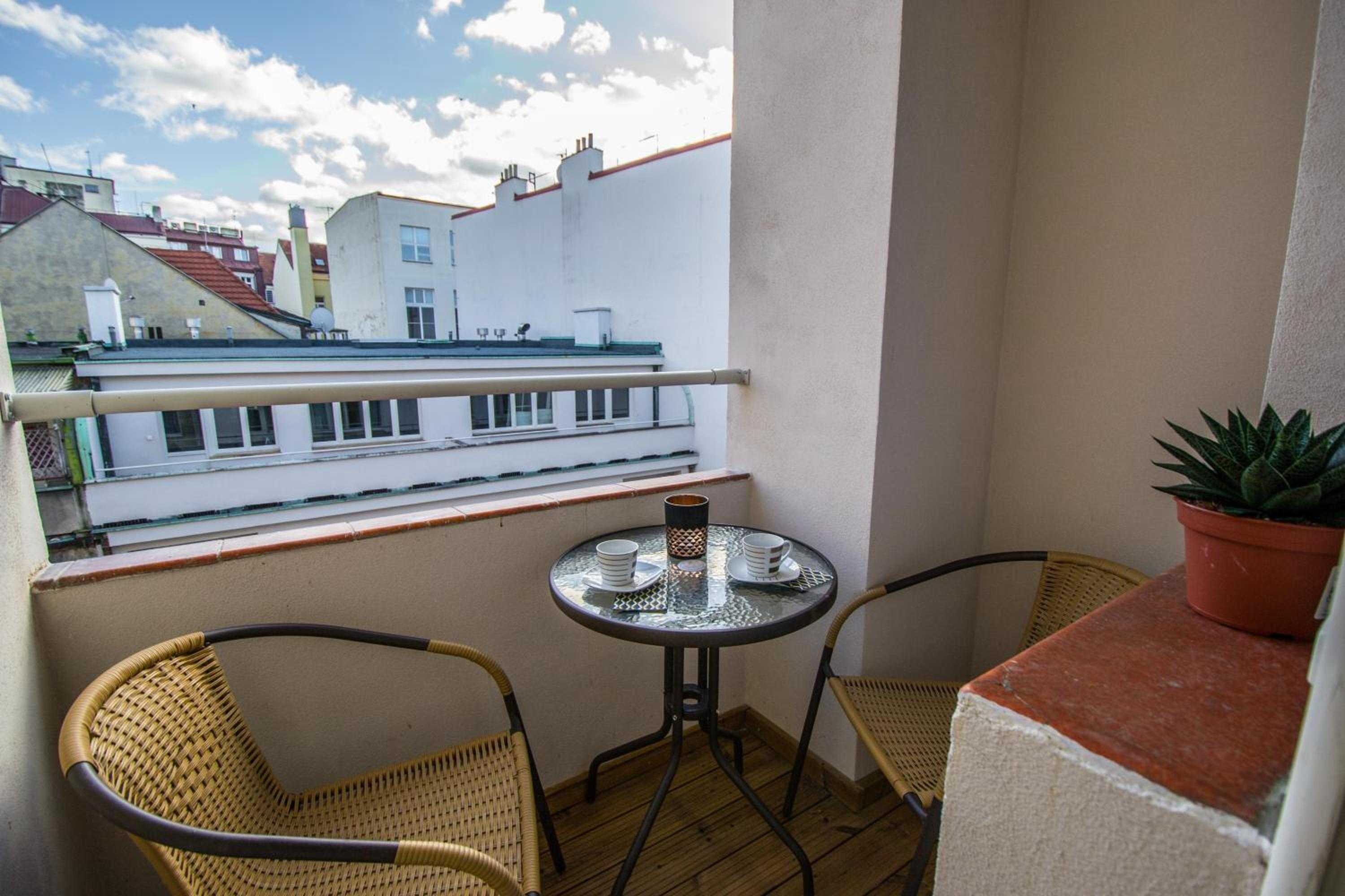 City Center Apartments near Synagogue