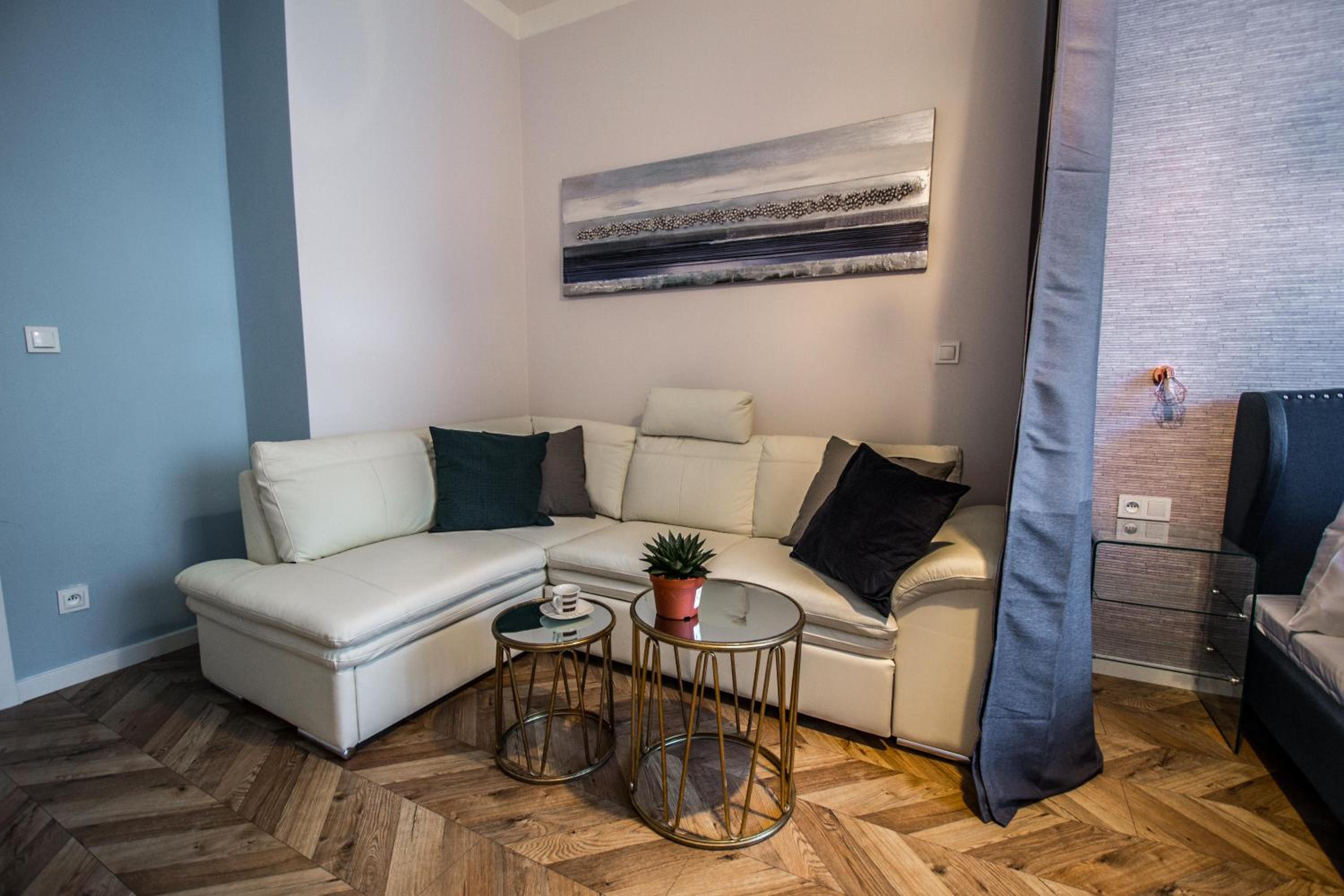 City Center Apartments near Synagogue