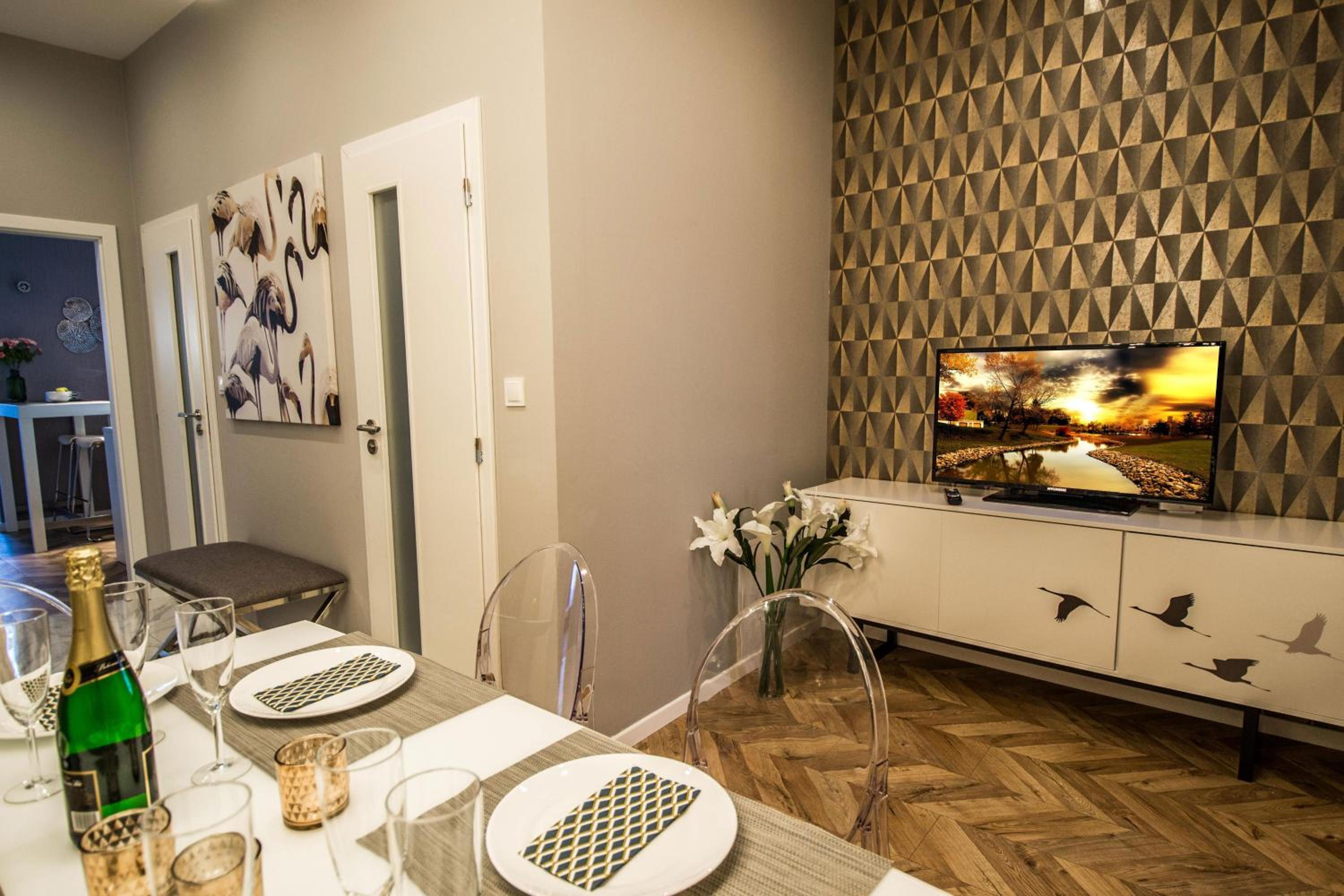 City Center Apartments near Synagogue