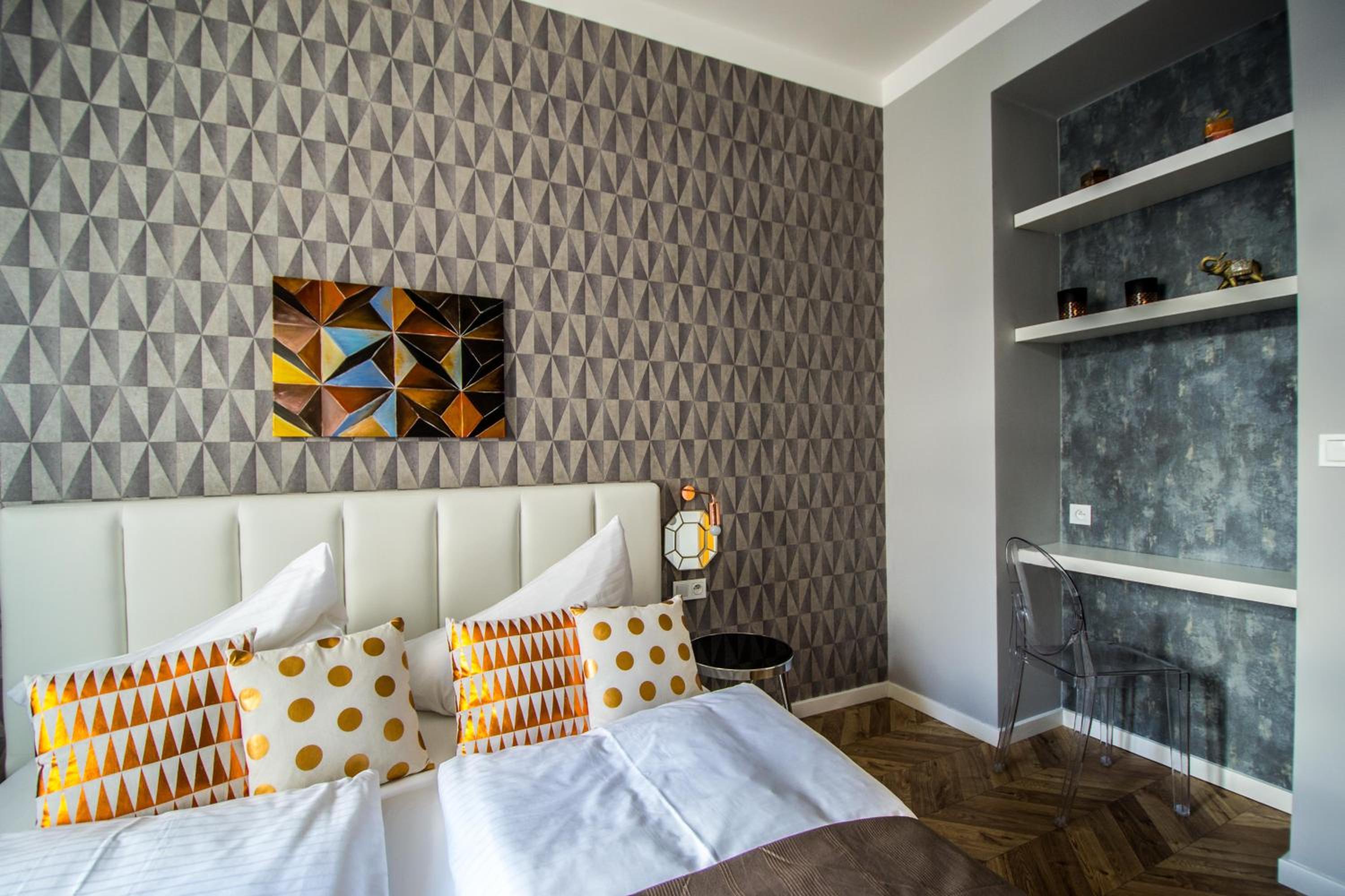 City Center Apartments near Synagogue