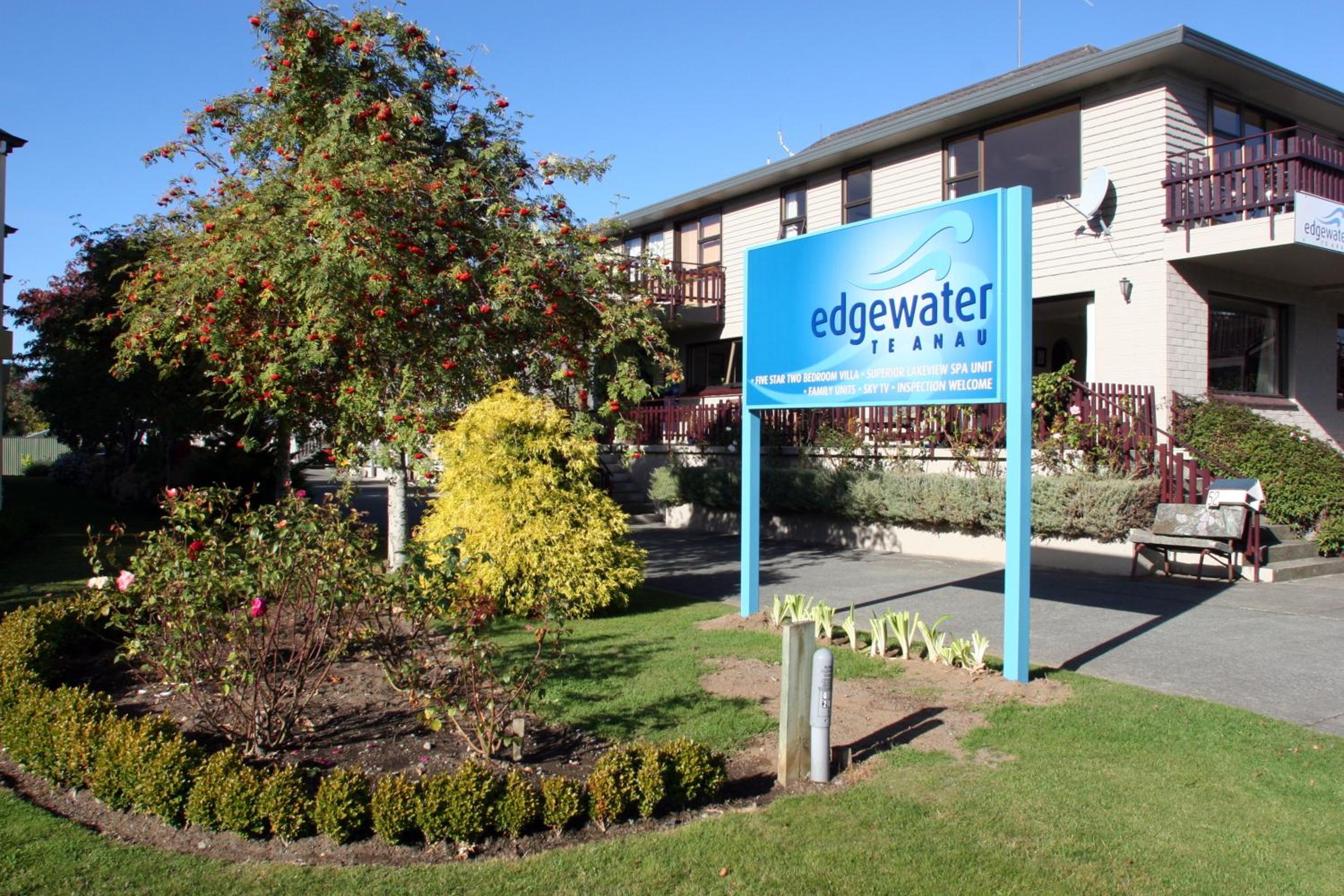 Edgewater Motel
