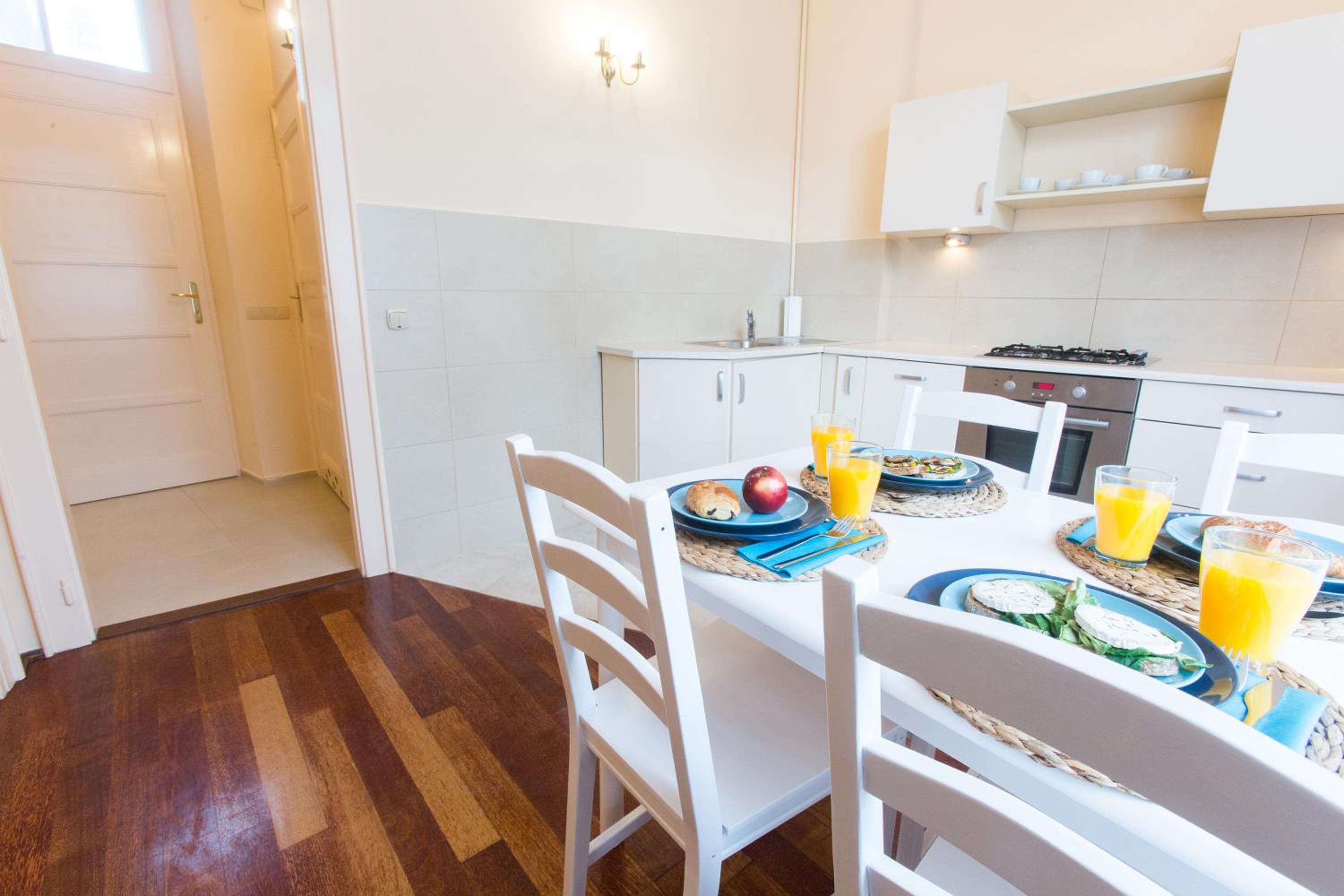 Apartments Roman