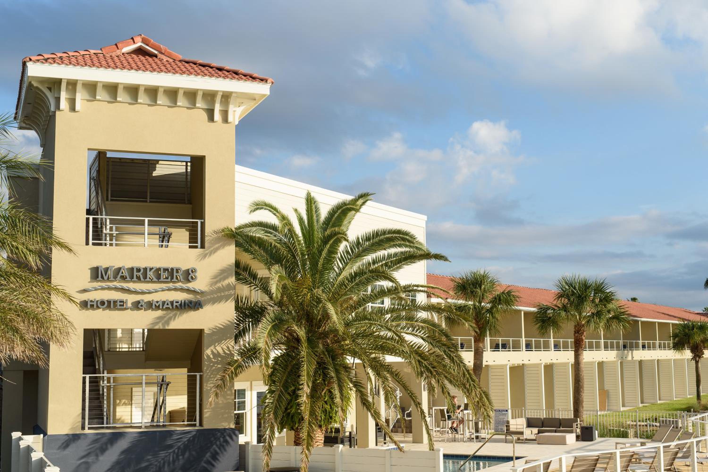 Hotel Marker 8 Hotel and Marina - Image 1