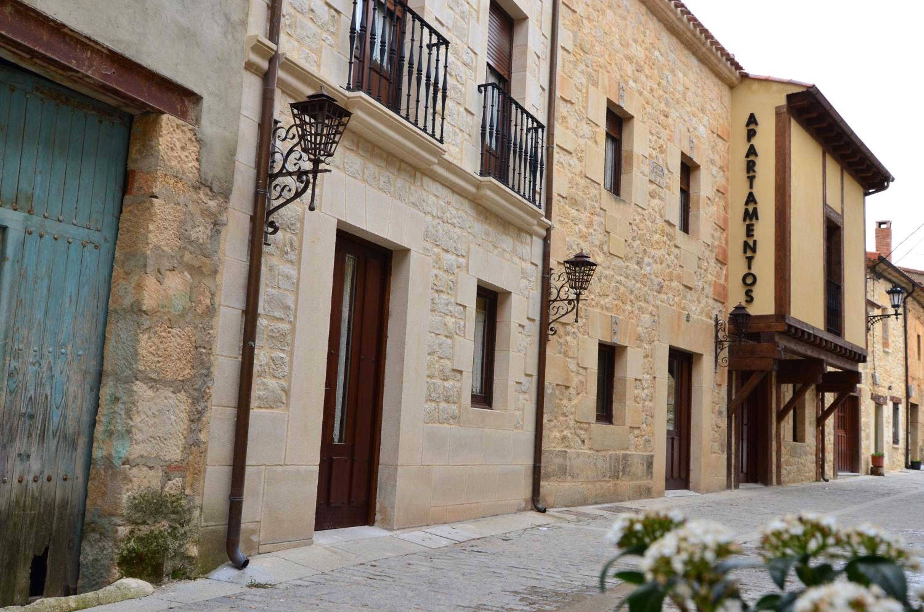 Apartamentos & casas rurales Santo Domingo de Silos