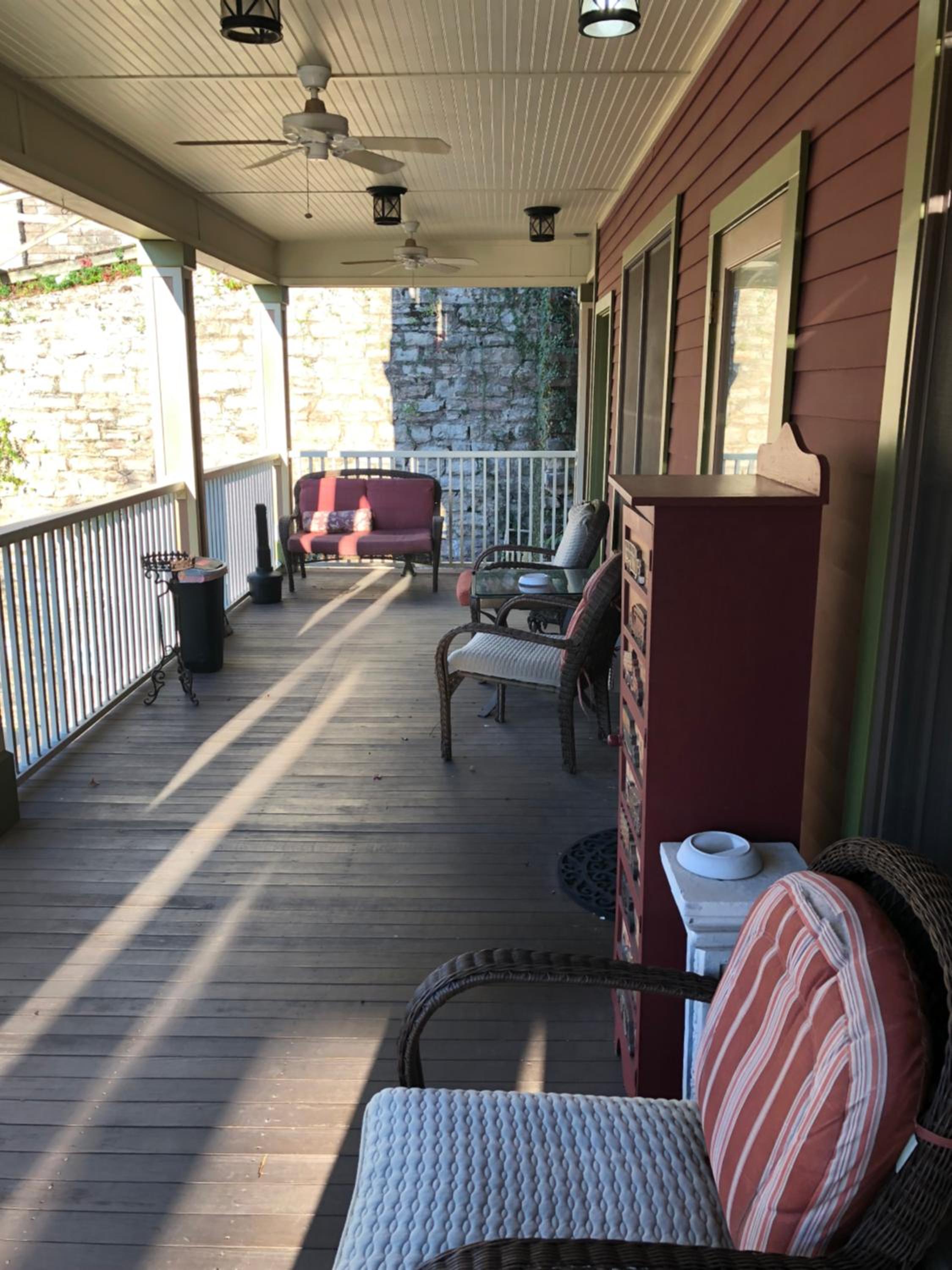 All Seasons Inn