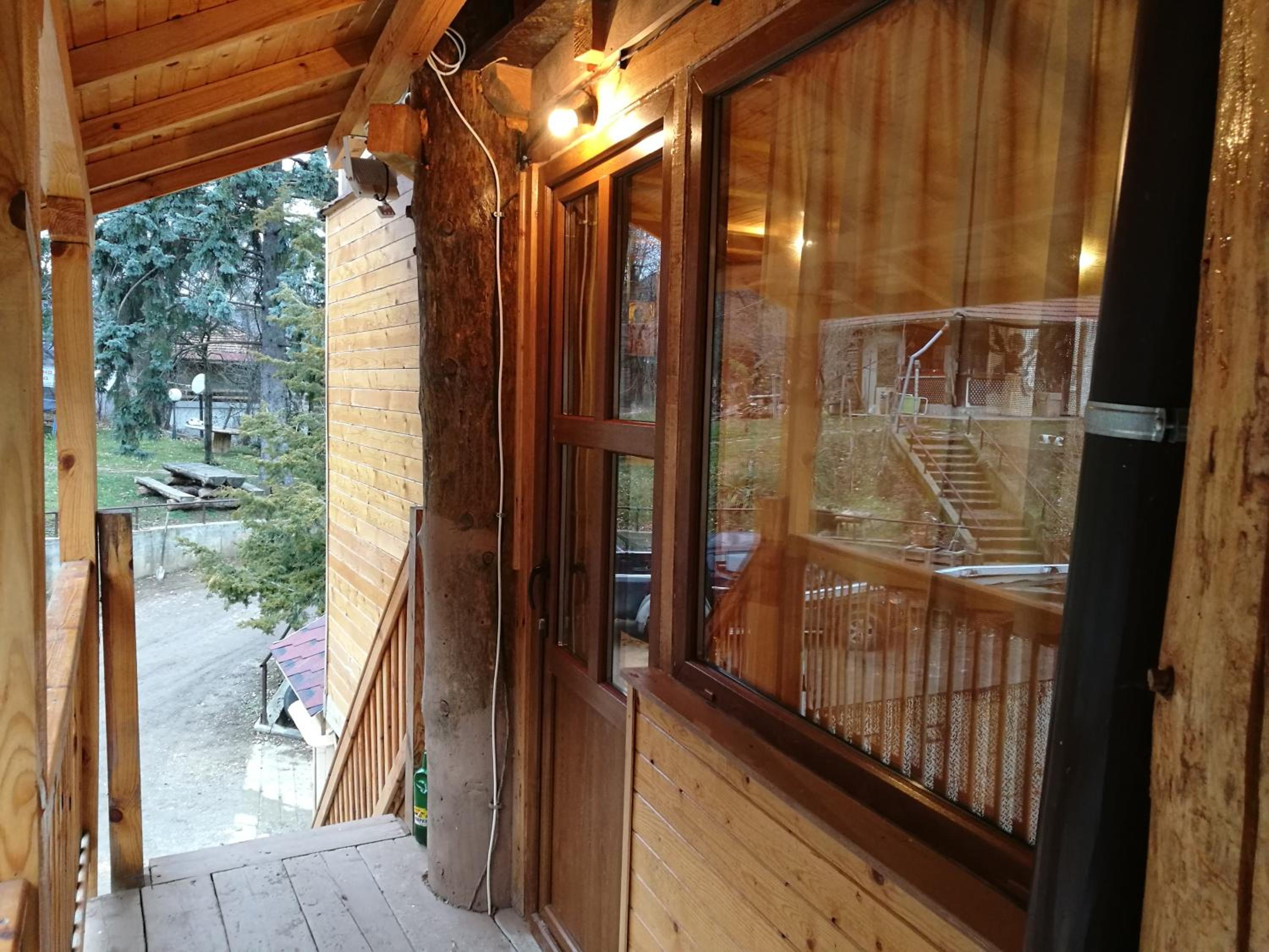 Photo 9