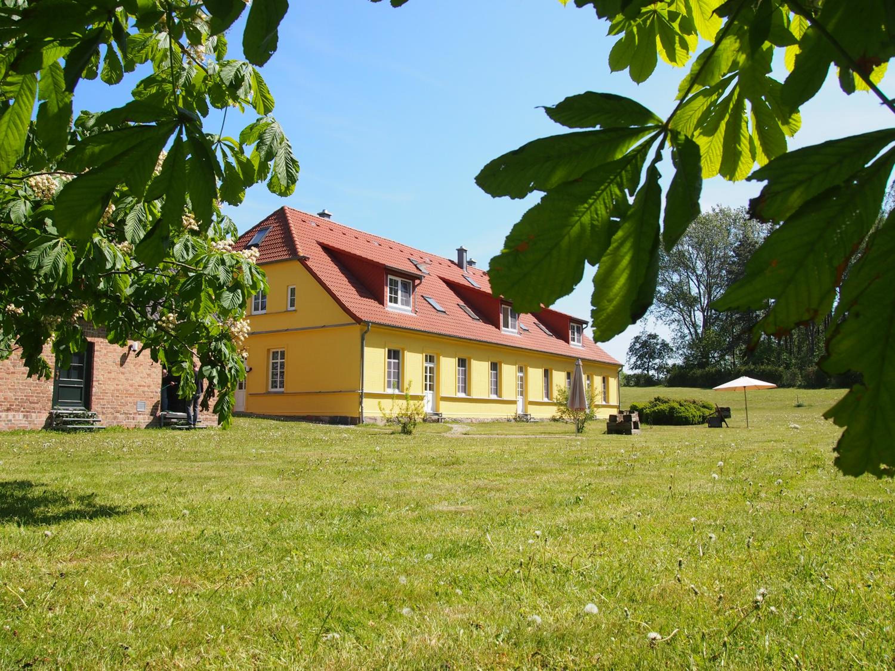 Ferienhaus Gut Rattelvitz Insel Rügen view 3