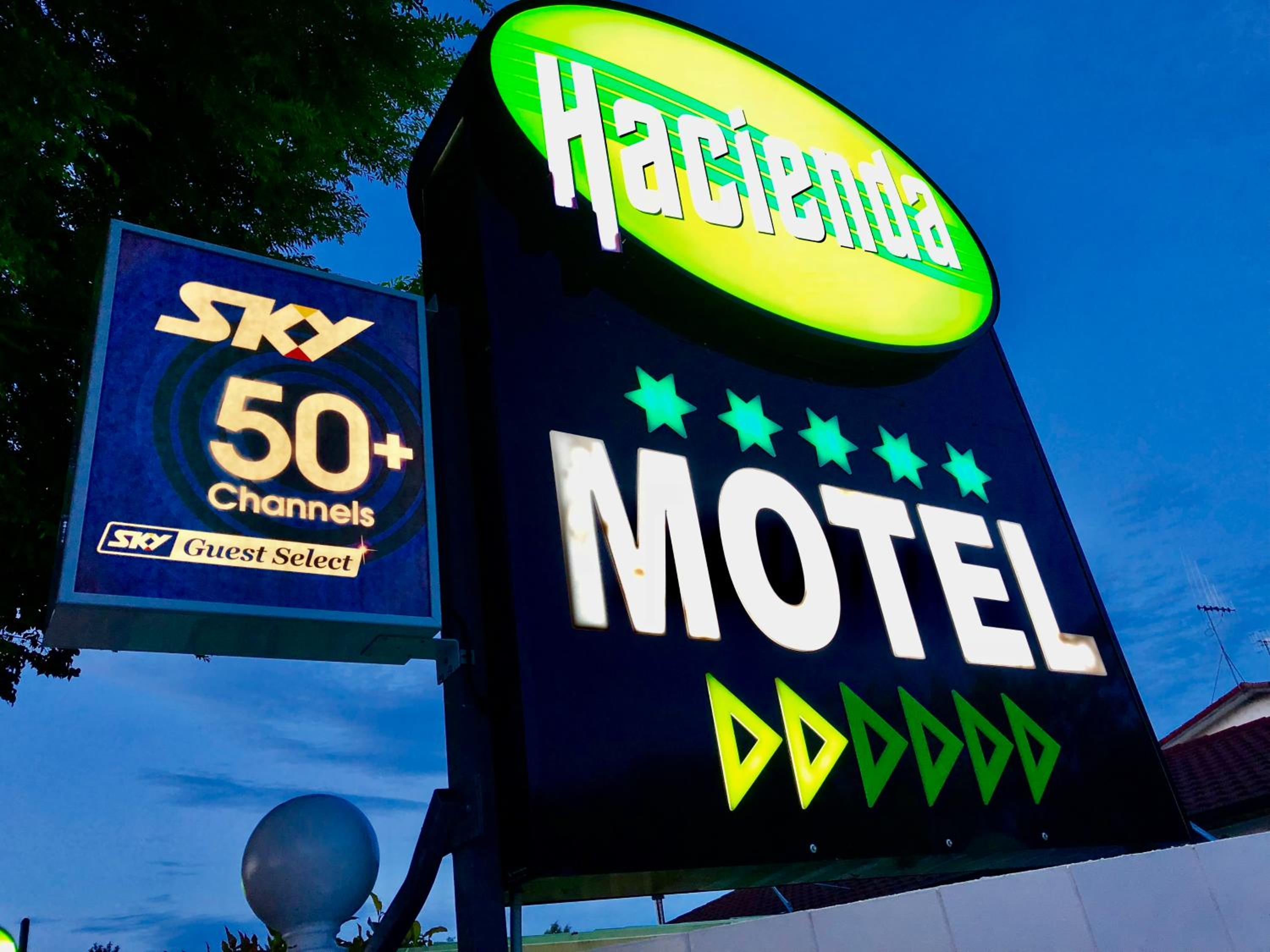 Hacienda Motor Lodge