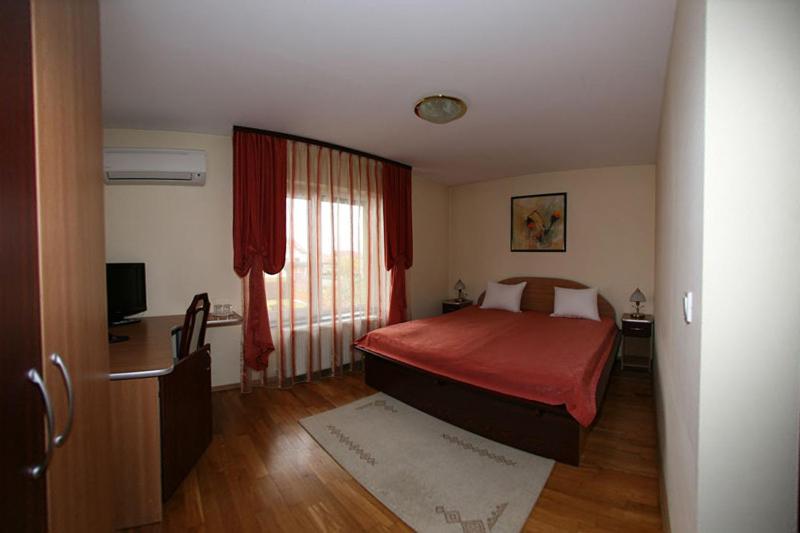 Photo 11