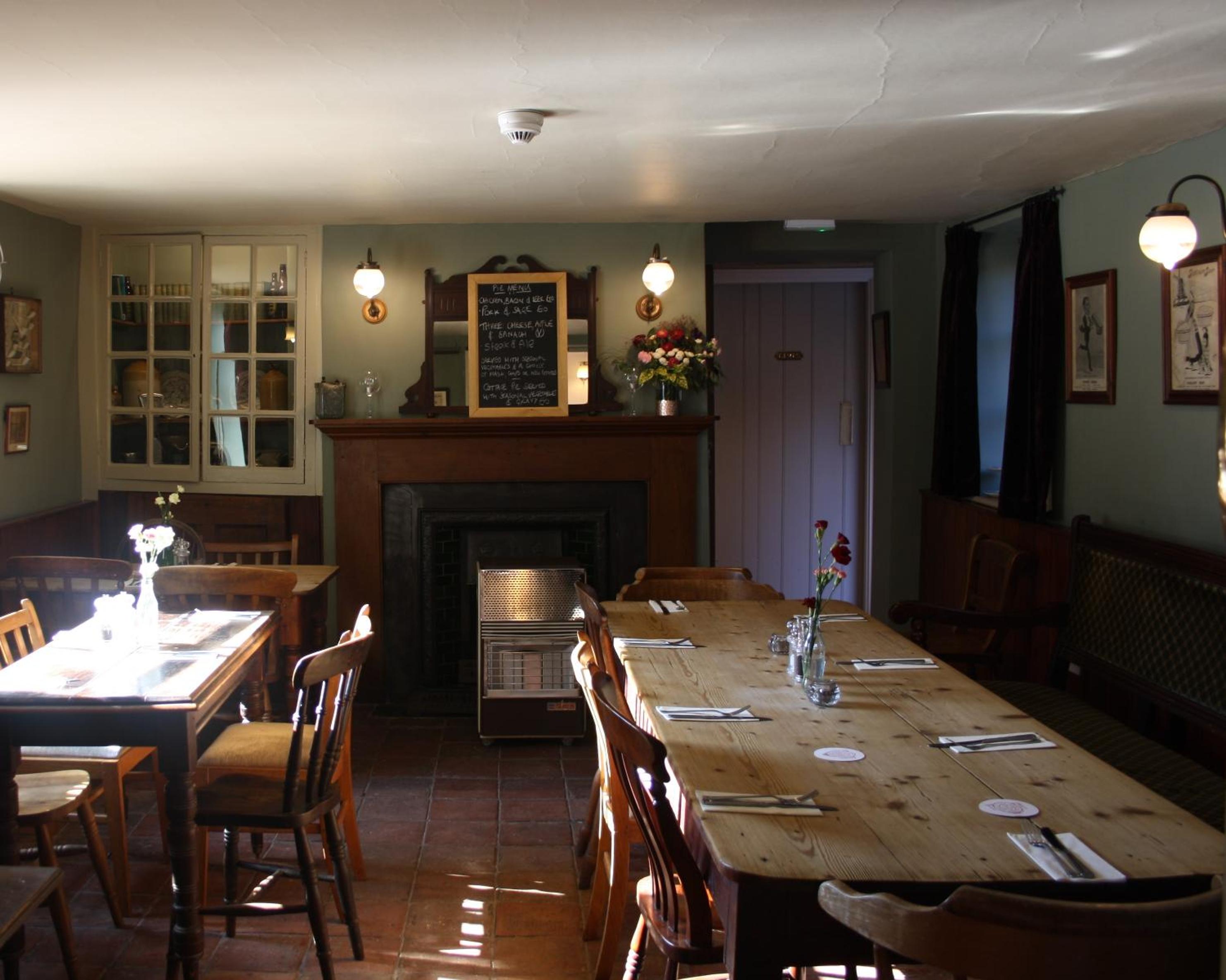 The Three Horseshoes