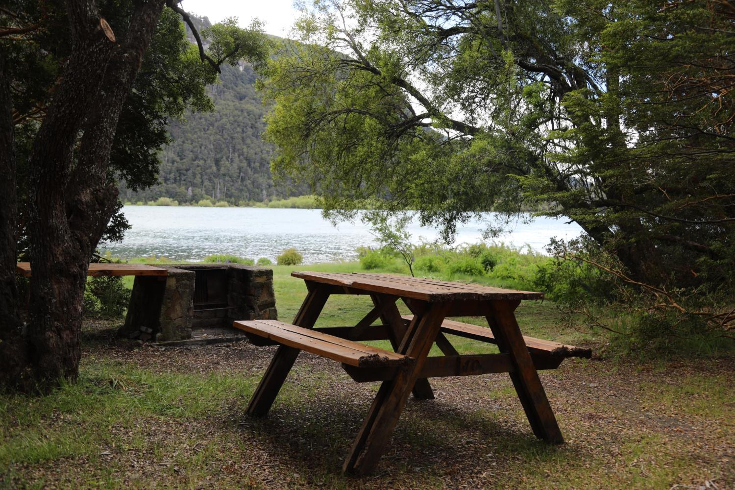 Domos El Aura - Parque Nacional Los Alerces