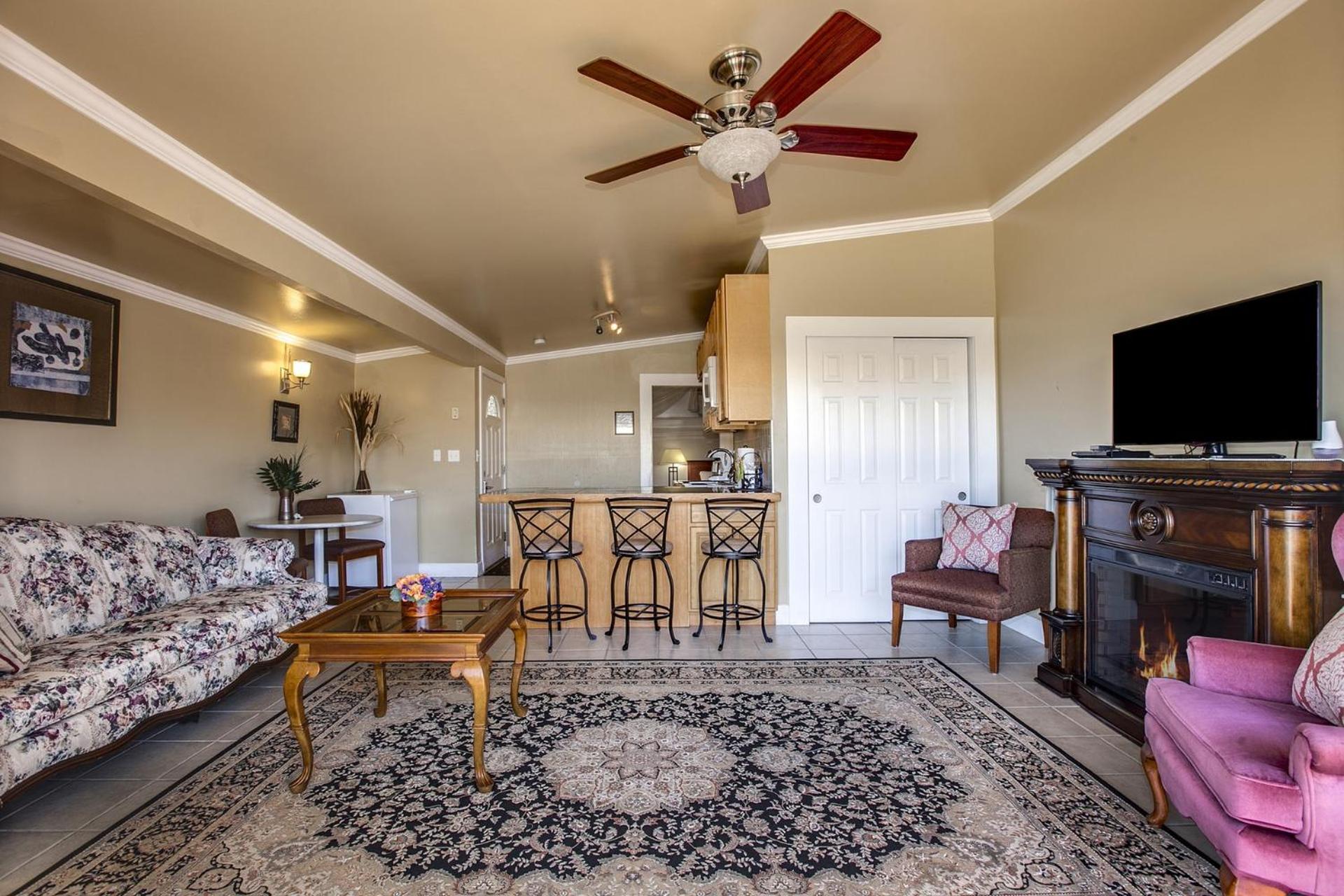 Beachwood Condos & Resort