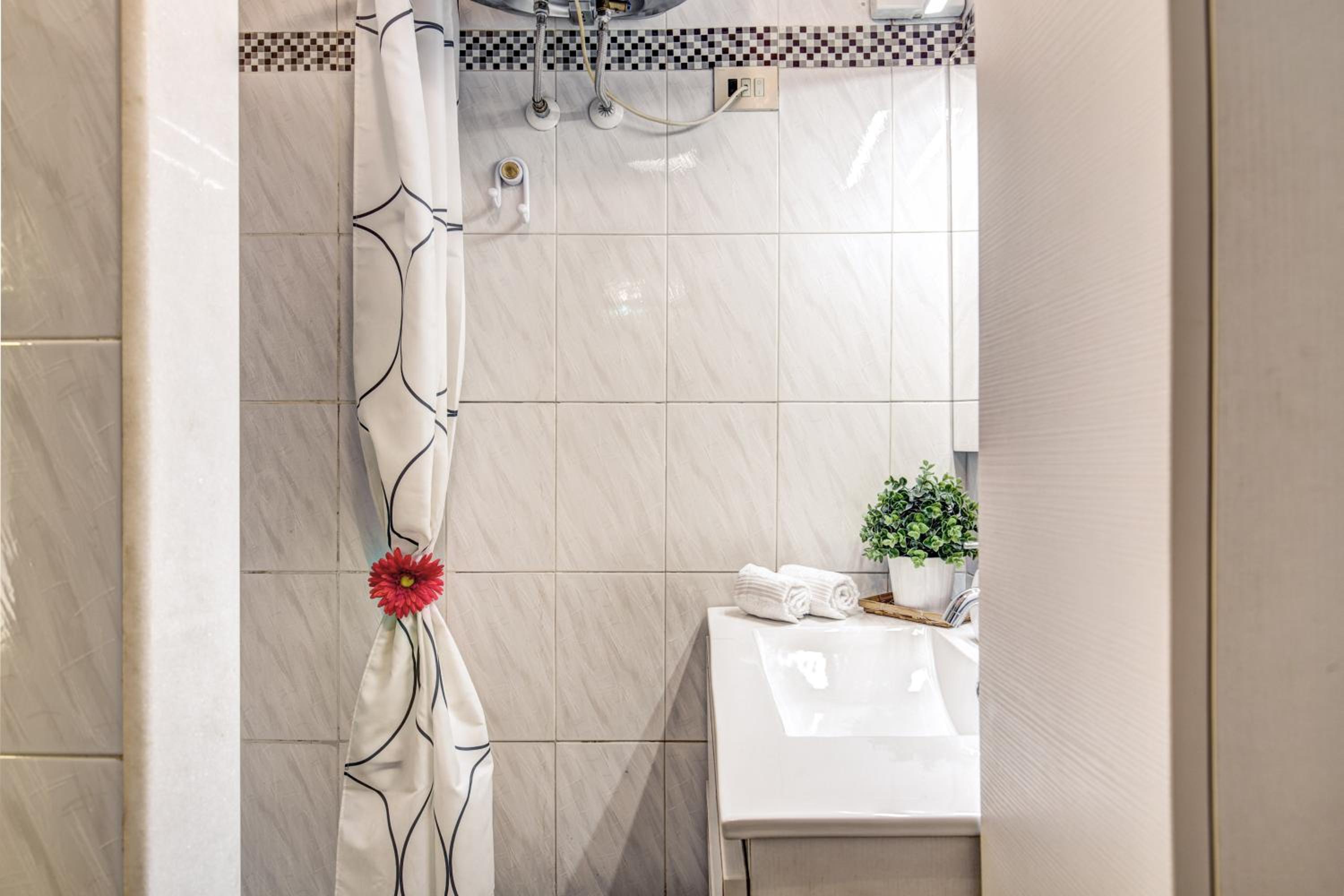 M&L Apartments - Ardesia Colosseo