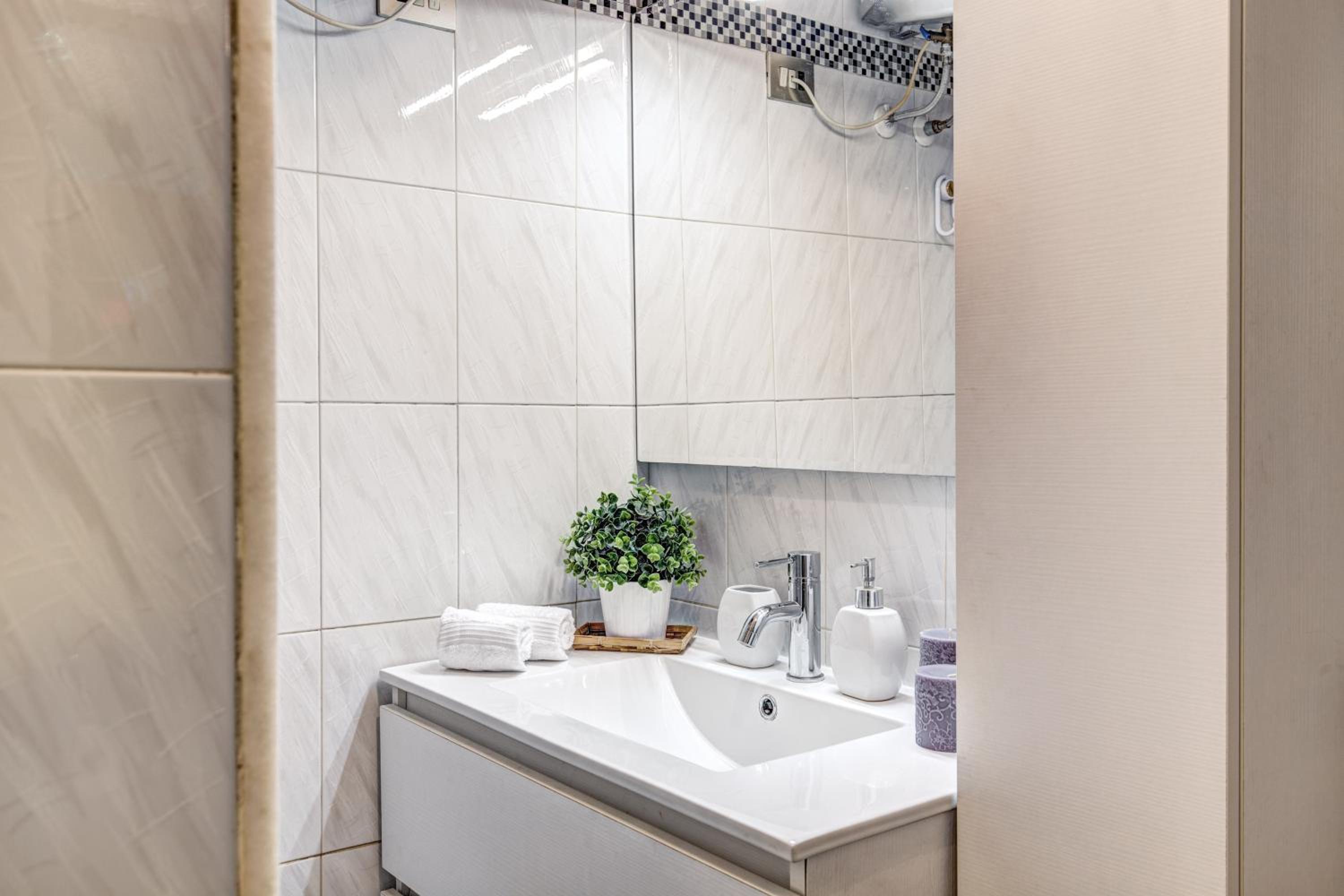 M&L Apartments - Ardesia Colosseo
