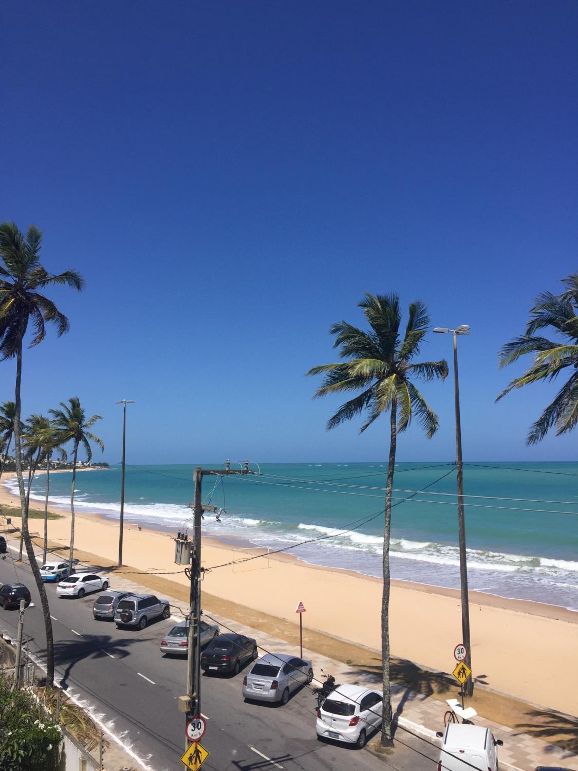 Apartamento de frente ao Mar a 50m do MAG Shopping