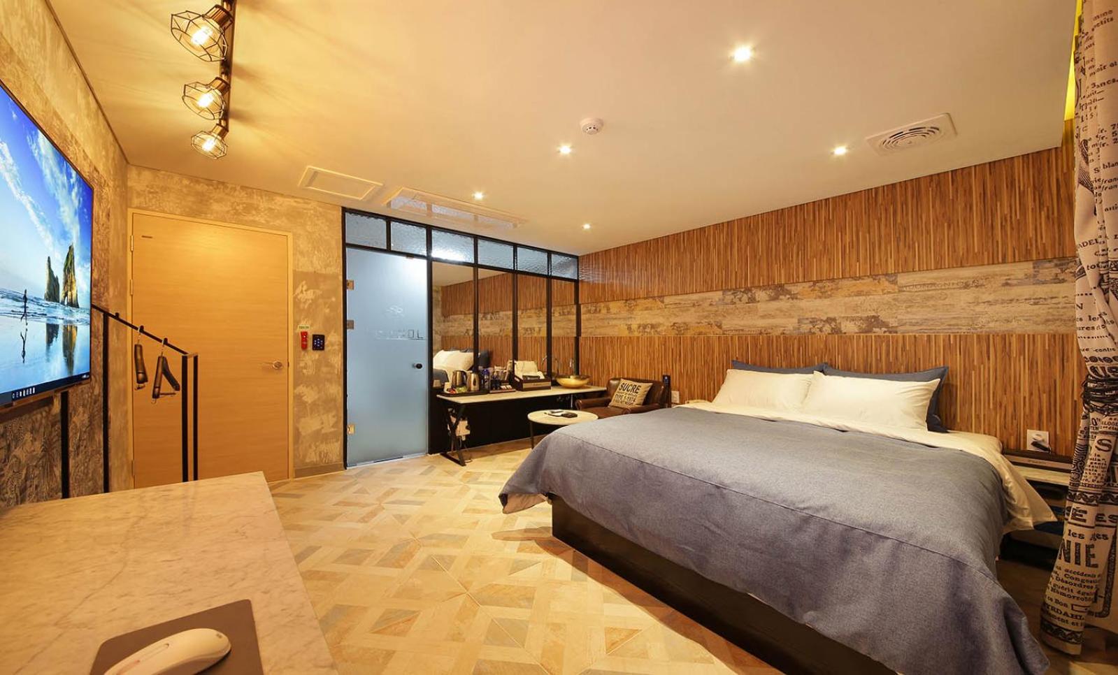 hotel room