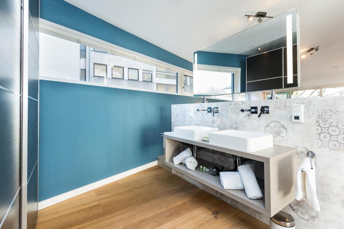 Room 4 & 5 Apartments