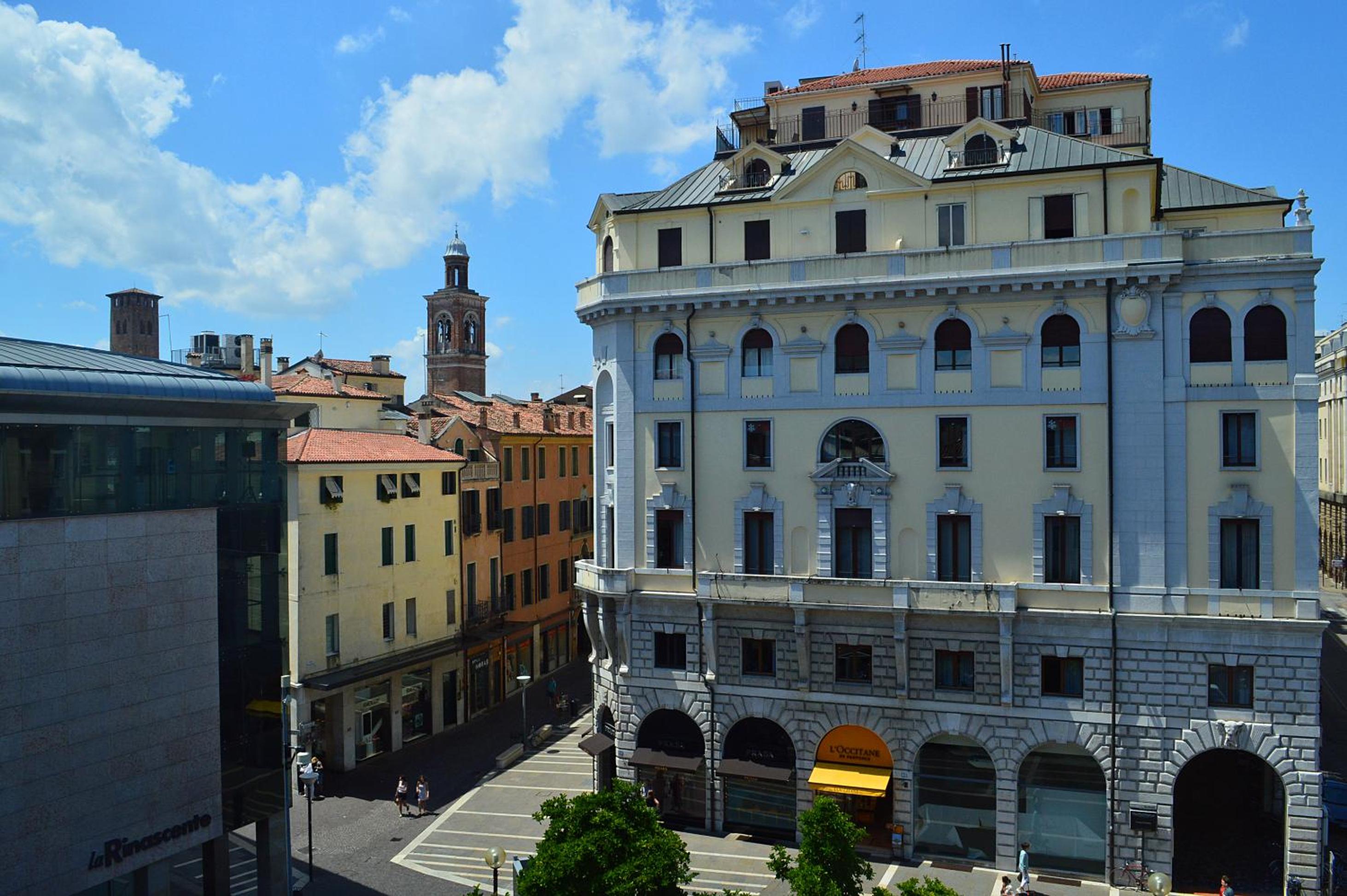 Residence Piazza Garibaldi view 3