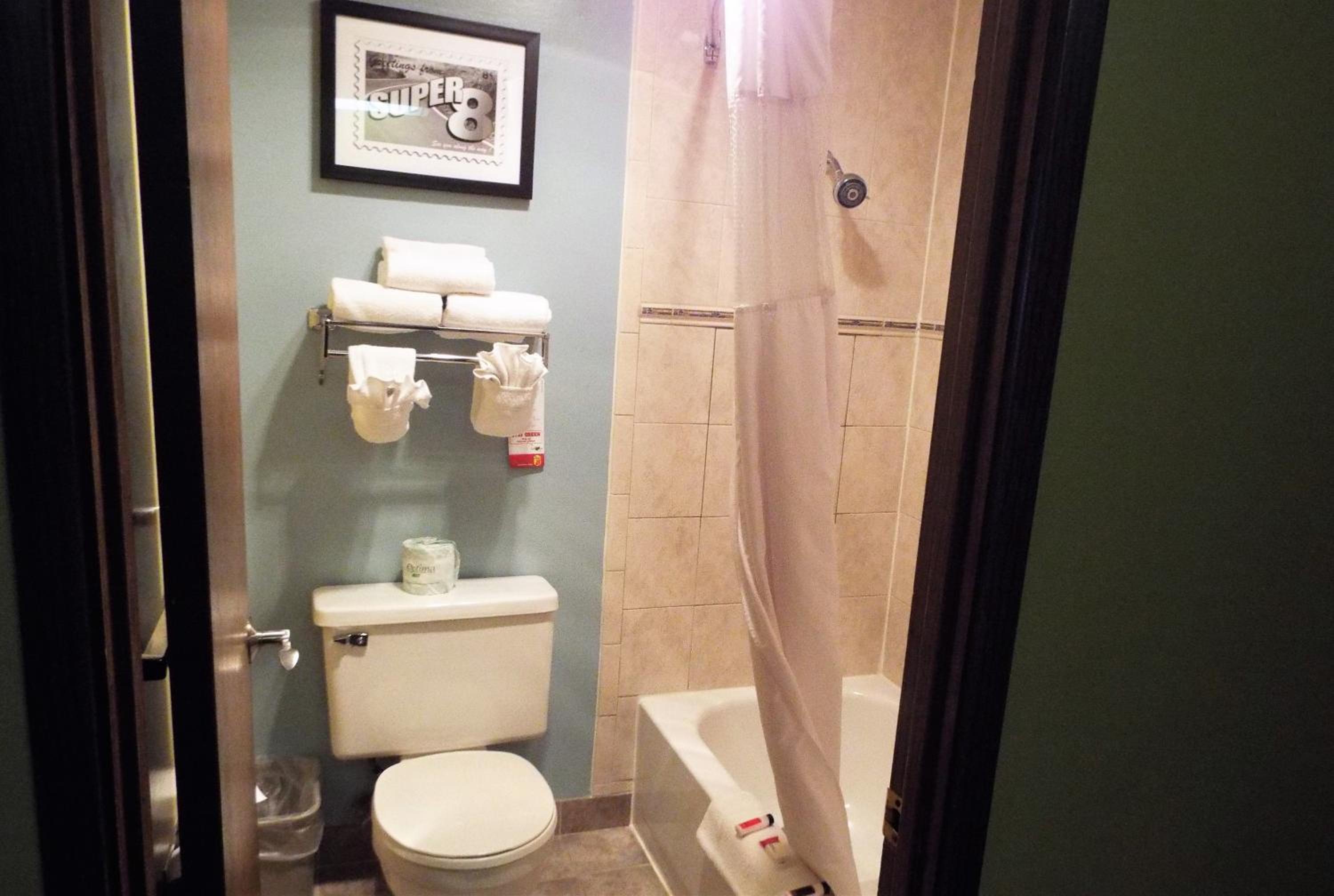 Evansville Vacations - Super 8 by Wyndham Casper East/Evansville - Property Image 8
