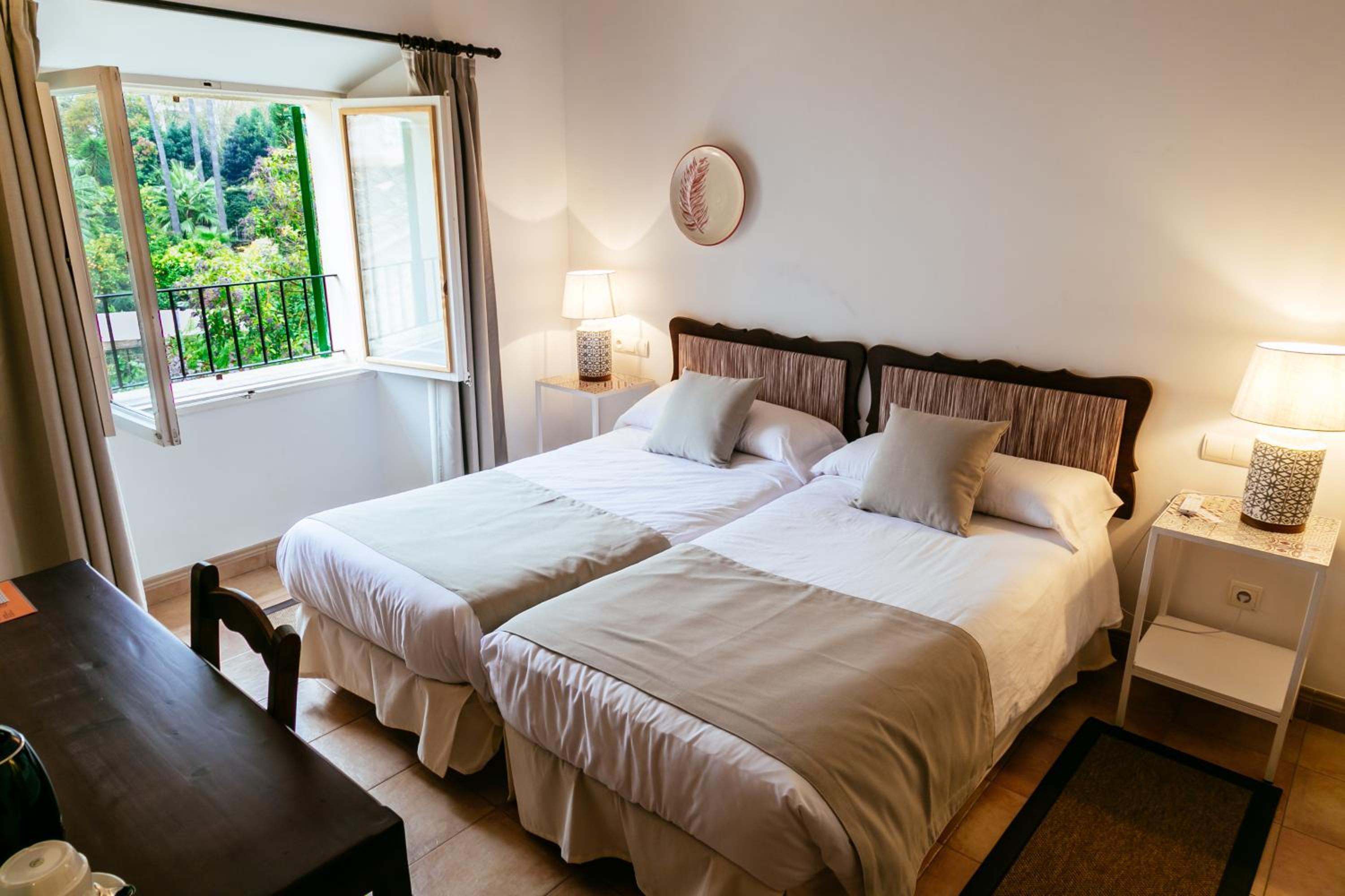 Hotel El Guía en Sóller — hotel room