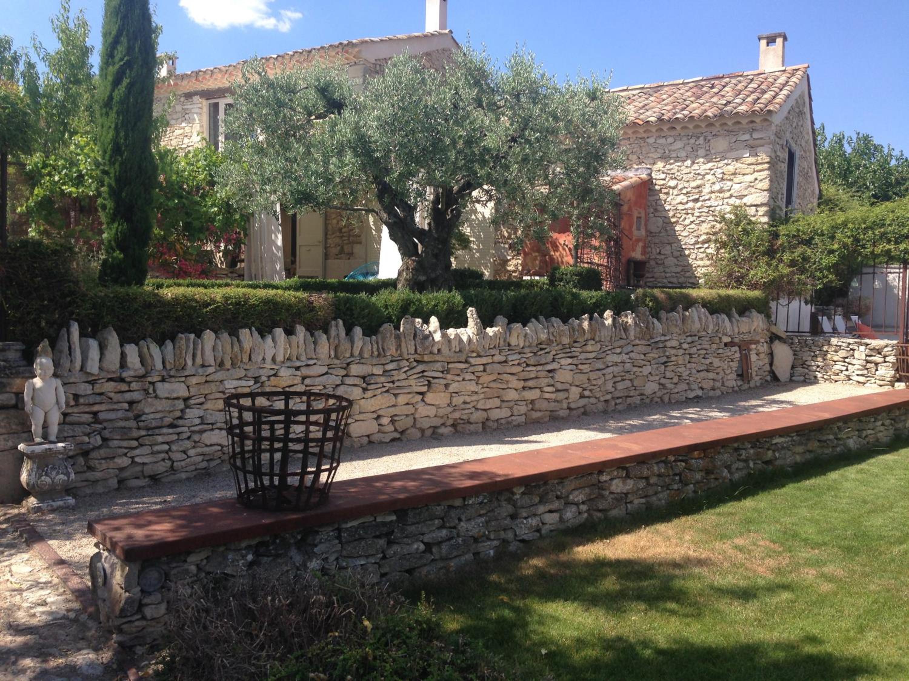 PROVENCEguesthouse L'Agace view 3