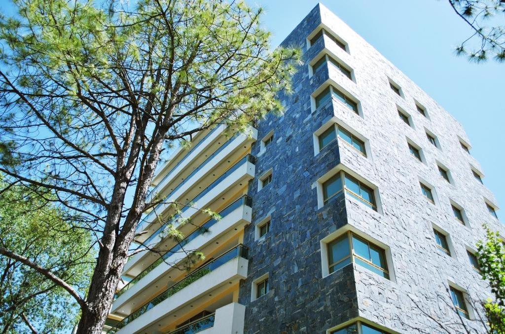 Building Albar