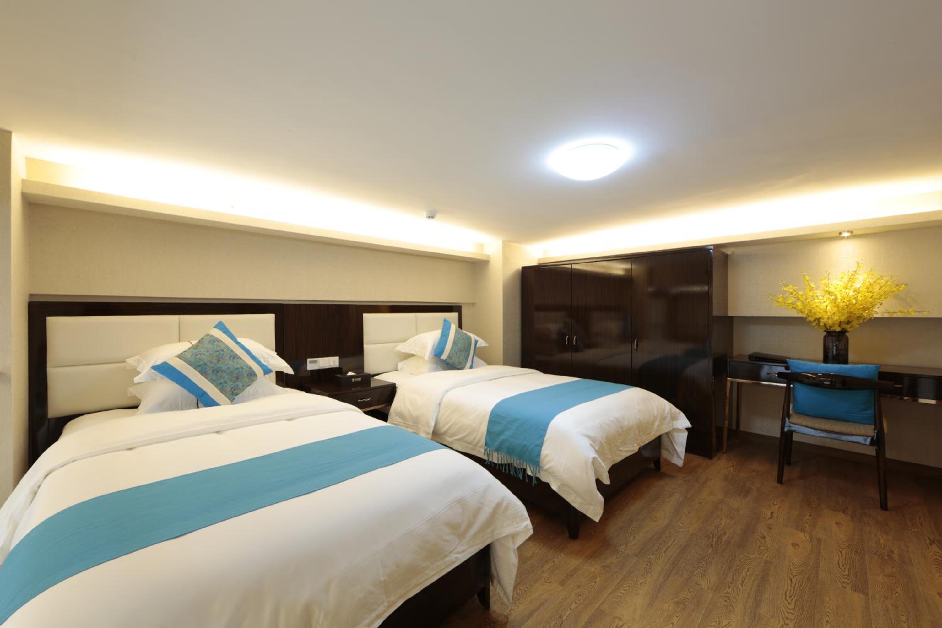 Waifiden Duplex Apartment Zhongyong Jinyu Building-Free Shuttle Bus to Canton Fair