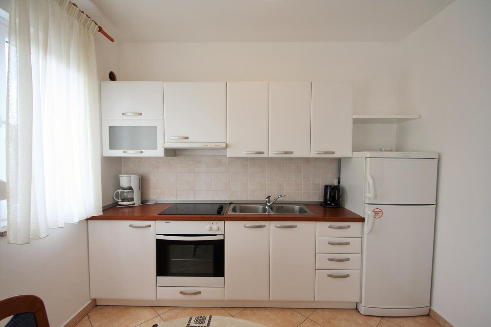 Apartment Bilic with balcony view 3