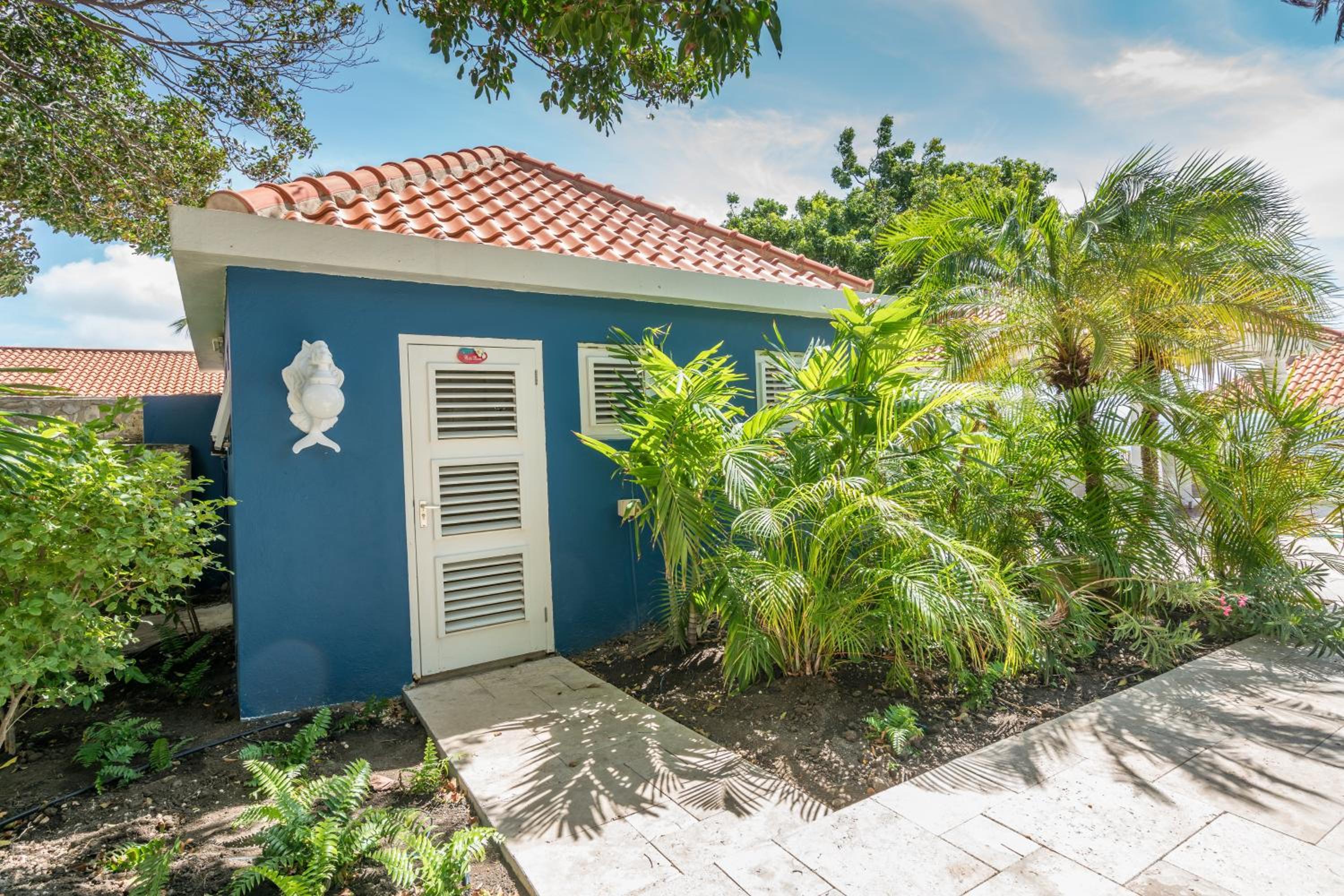 Sirena Bay Estate