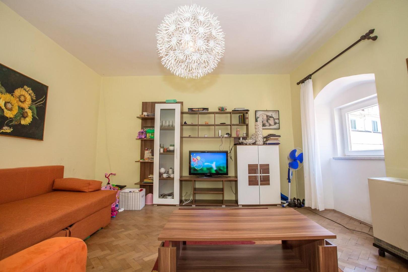 Old Town apartment - Property Image 8