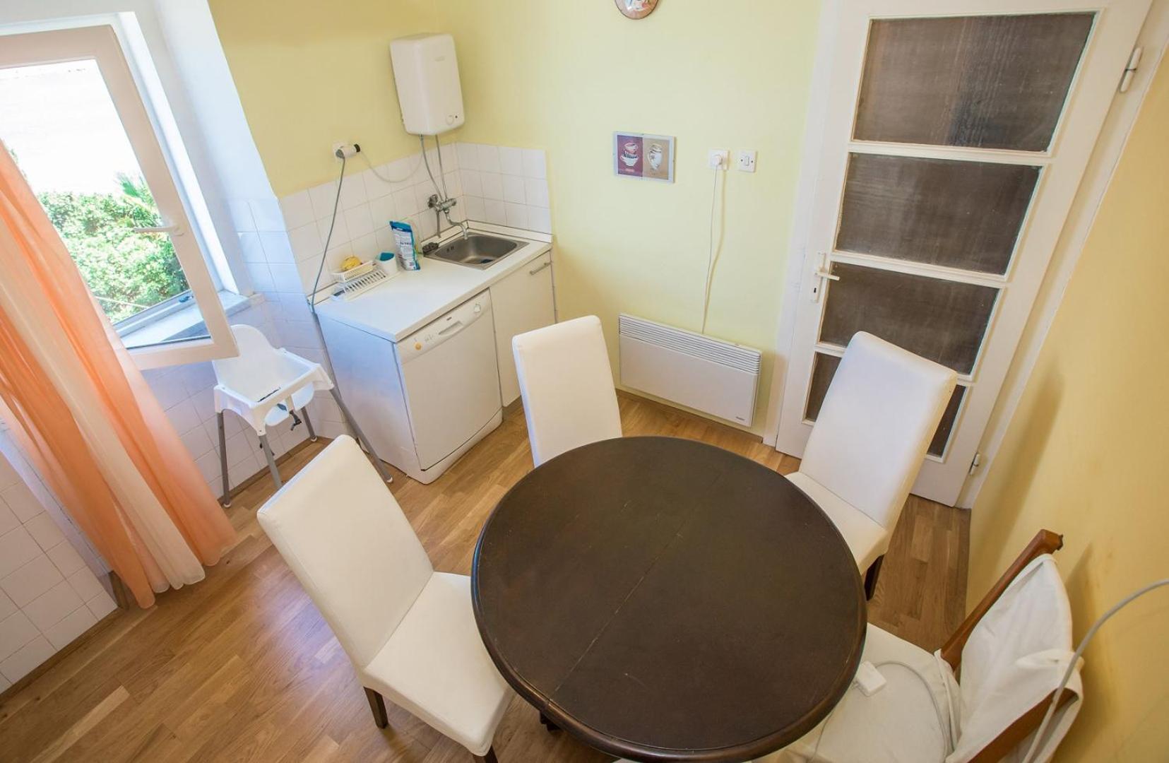 Old Town apartment - Property Image 10