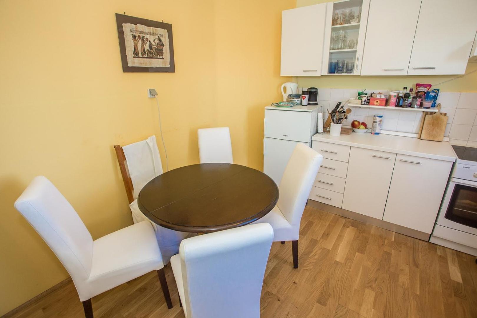 Old Town apartment - Property Image 4