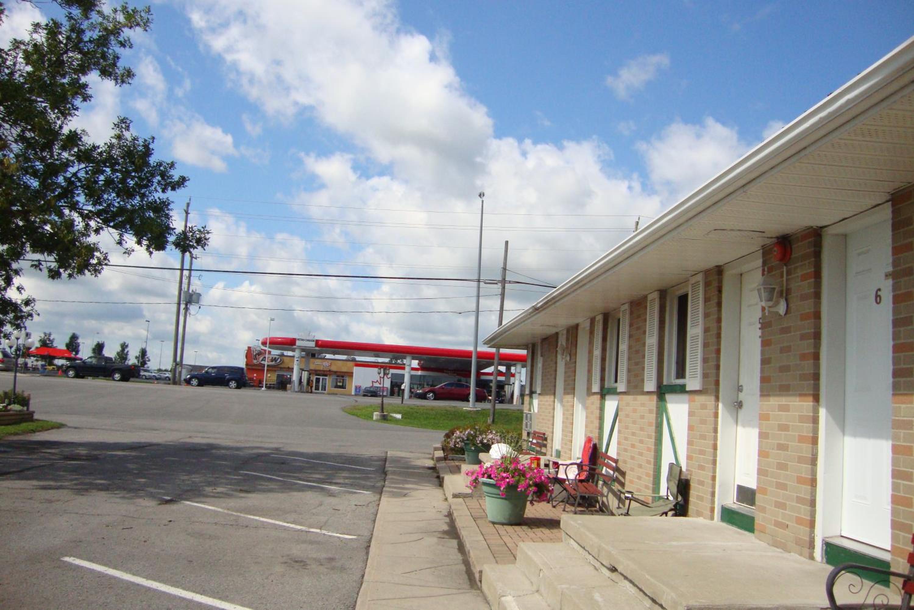 Royal Napanee Inn view 3
