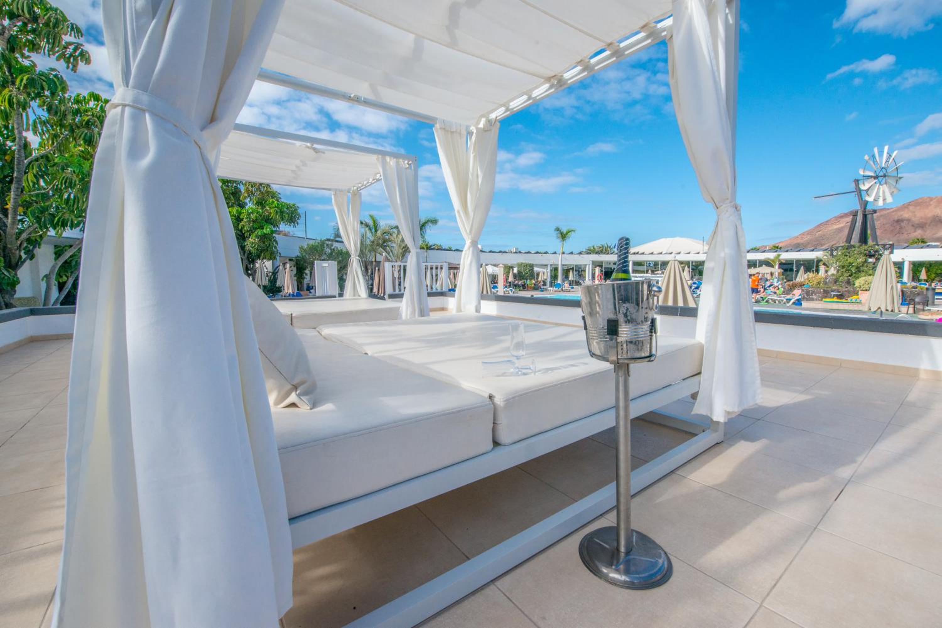 Hotel Relaxia Lanzasur Club - Aqualava Water Park - Image 1