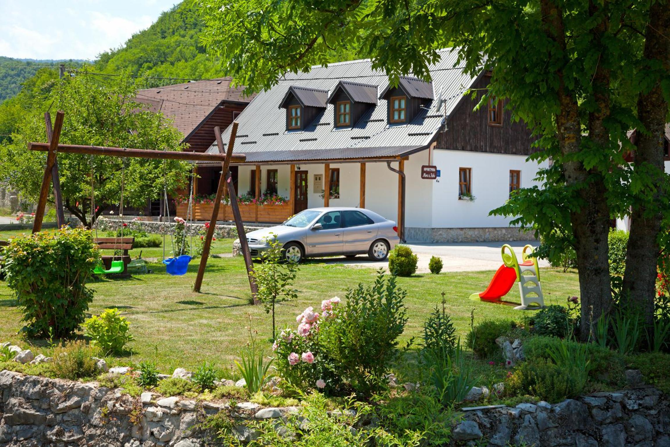 Photo 8