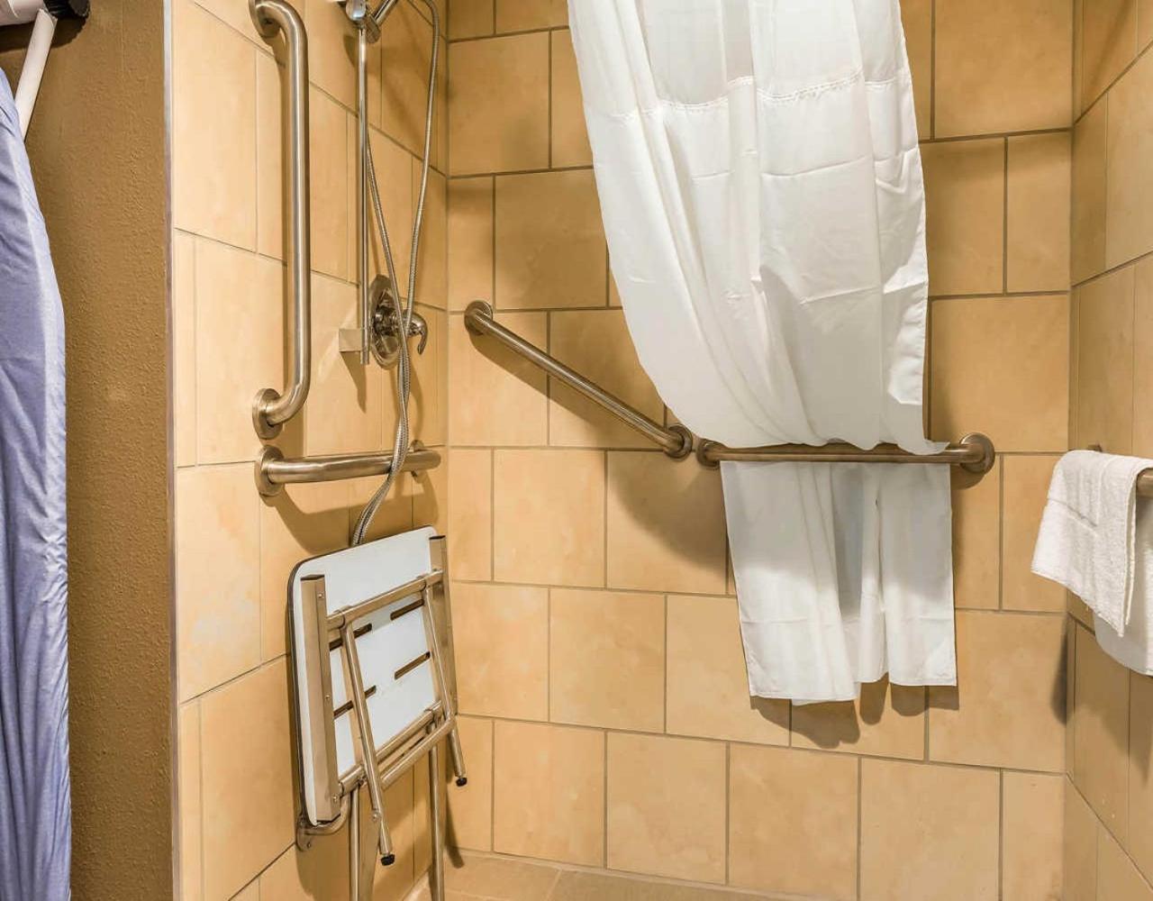 Clarion Inn Belle Vernon - Property Image 22
