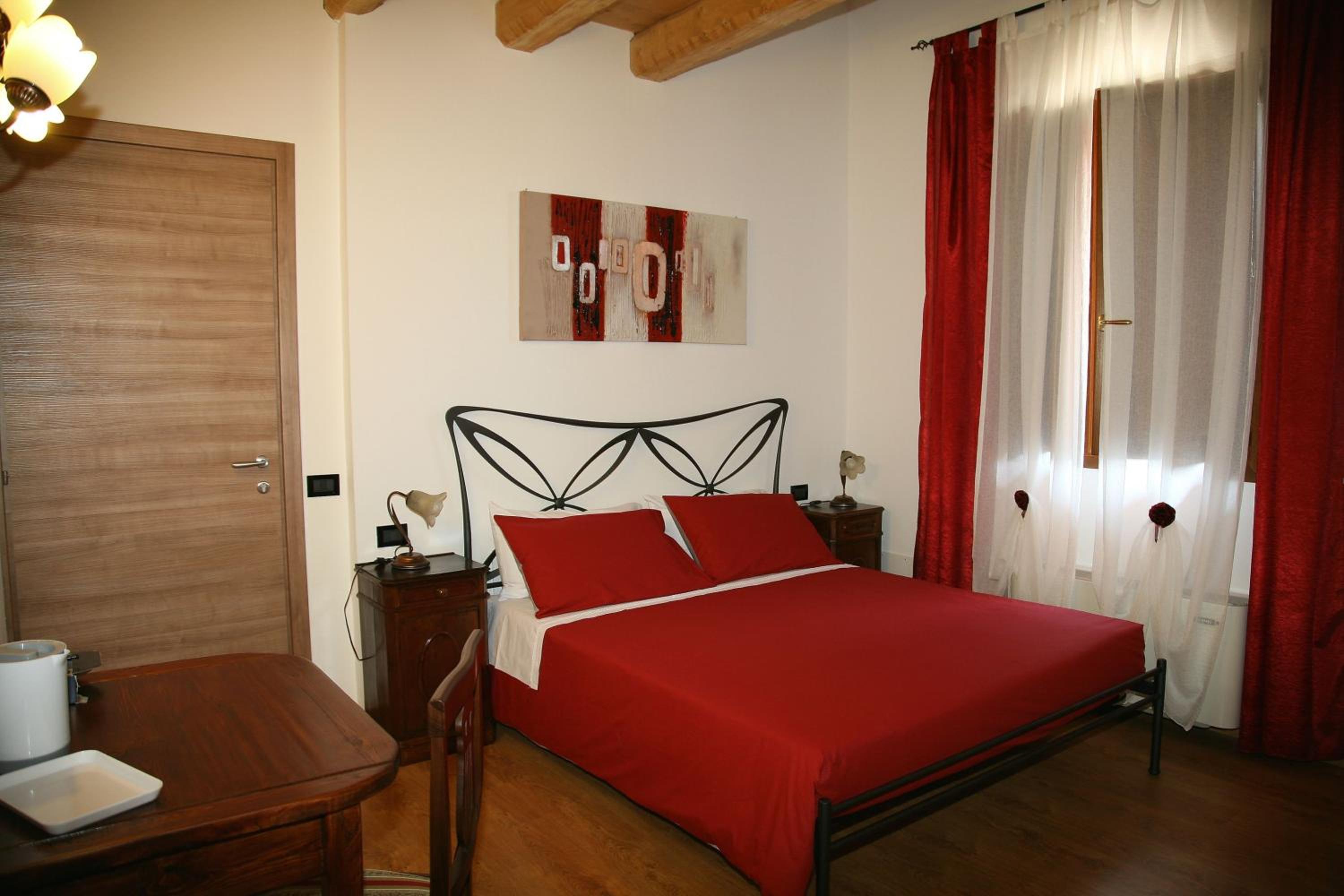 BORGHETTO AIRPORT/HOSPITAL