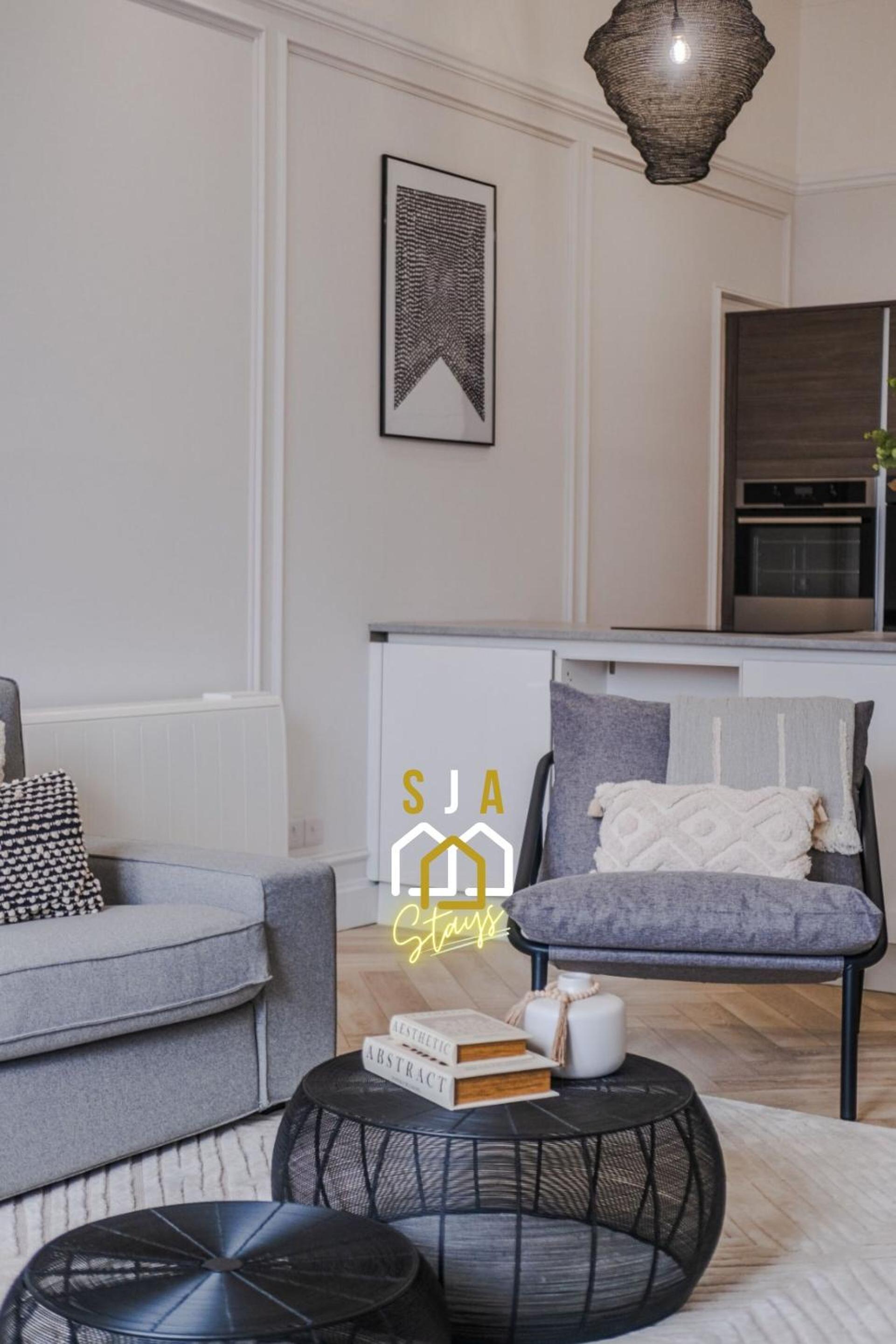 Bastille Stay - SJA Stays - Luxury 2 Bed Apartment