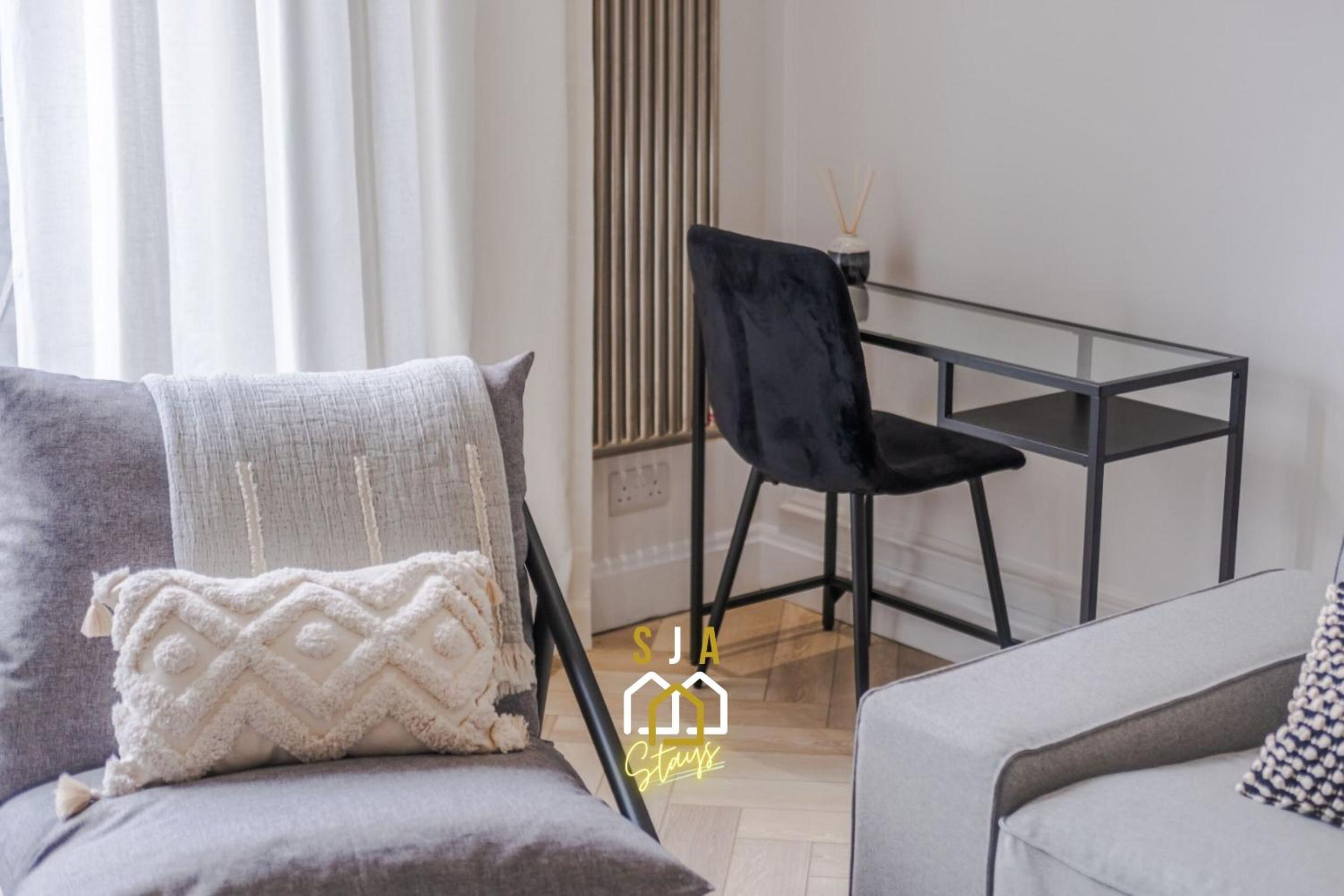 Bastille Stay - SJA Stays - Luxury 2 Bed Apartment